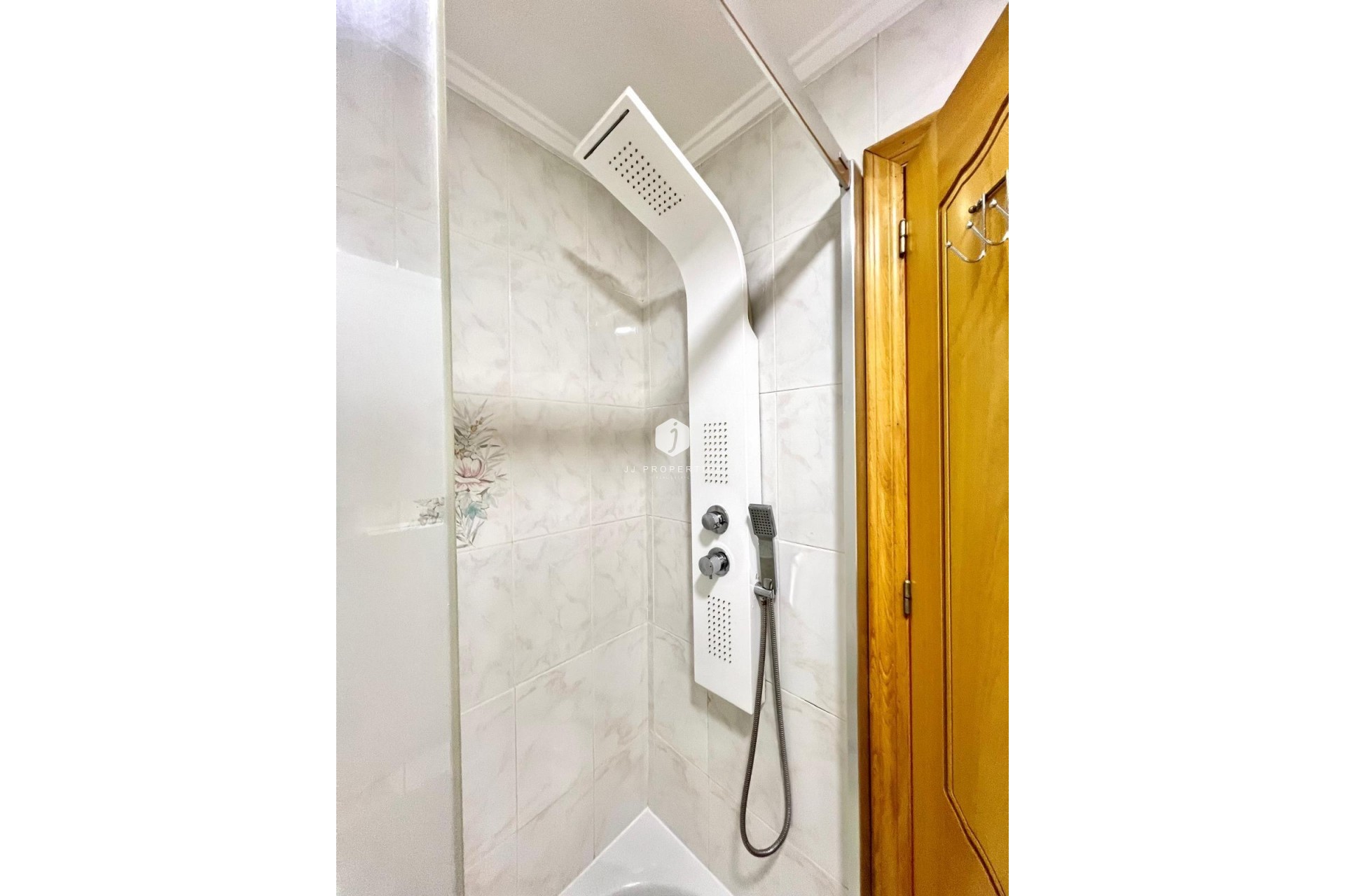 Aus zweiter Hand - Wohnung -
Torrevieja - Estacion de autobuses