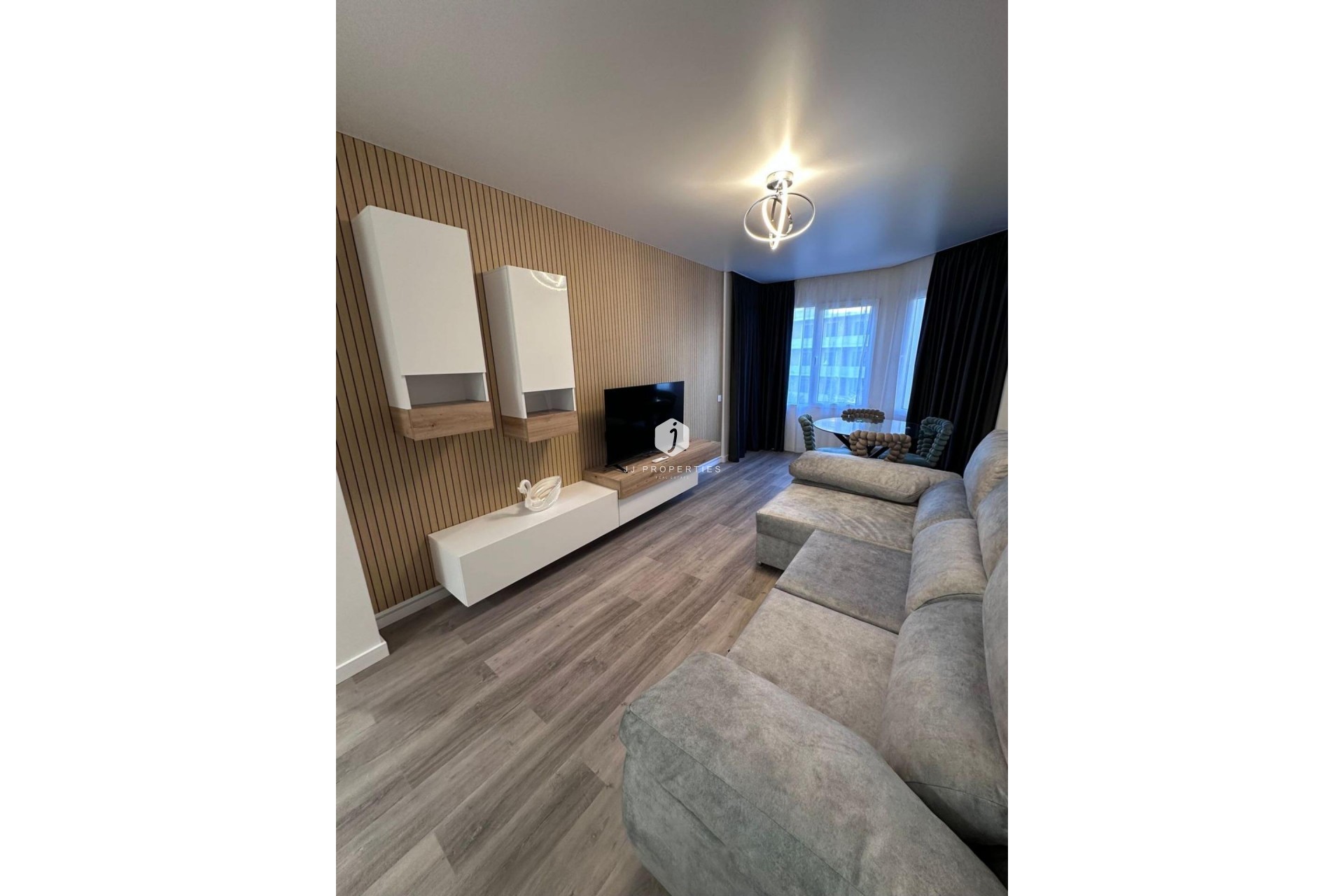 Aus zweiter Hand - Wohnung -
Torrevieja - Estacion de autobuses