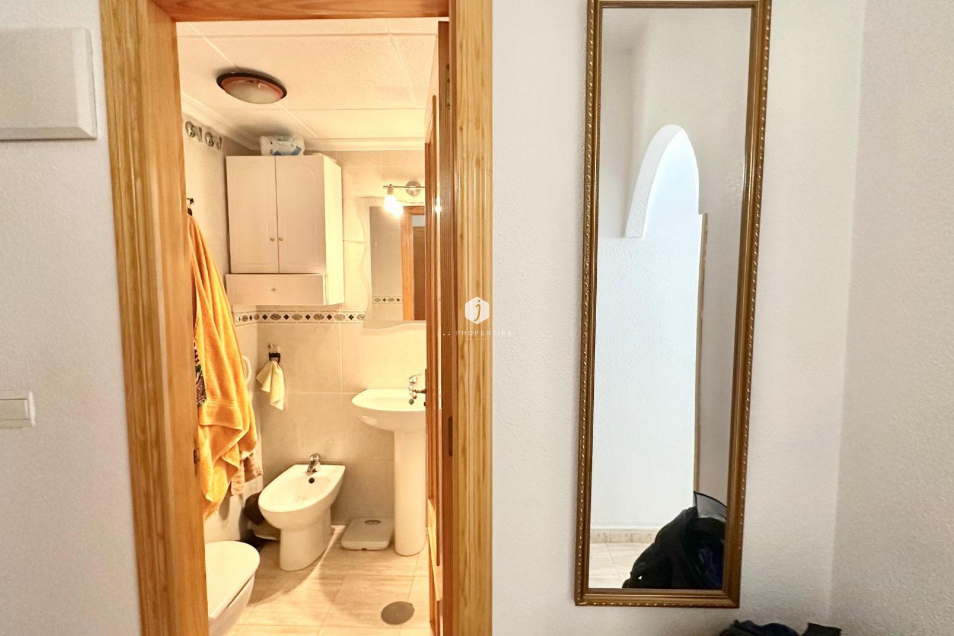 Aus zweiter Hand - Wohnung -
Torrevieja - Estacion de autobuses