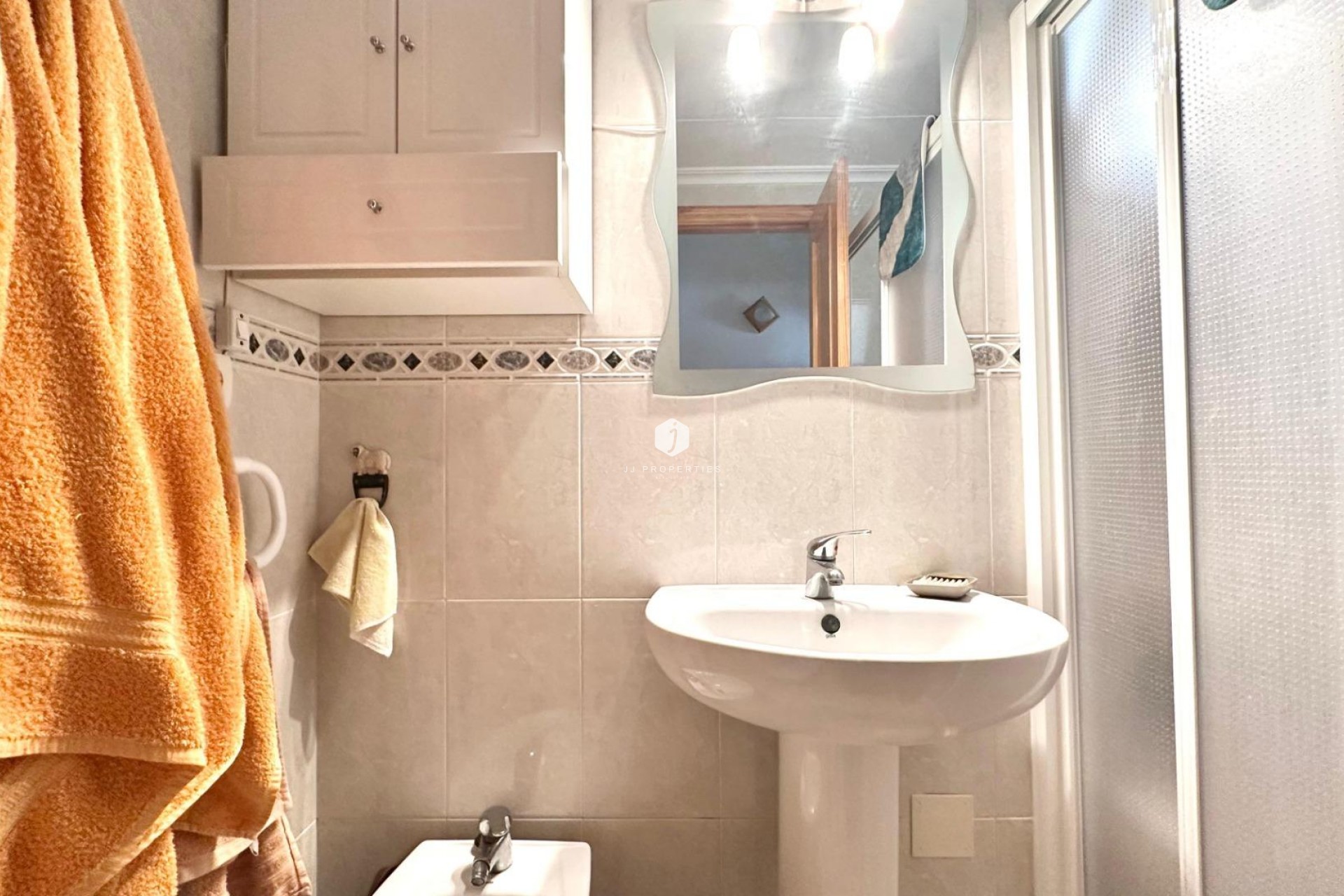 Aus zweiter Hand - Wohnung -
Torrevieja - Estacion de autobuses