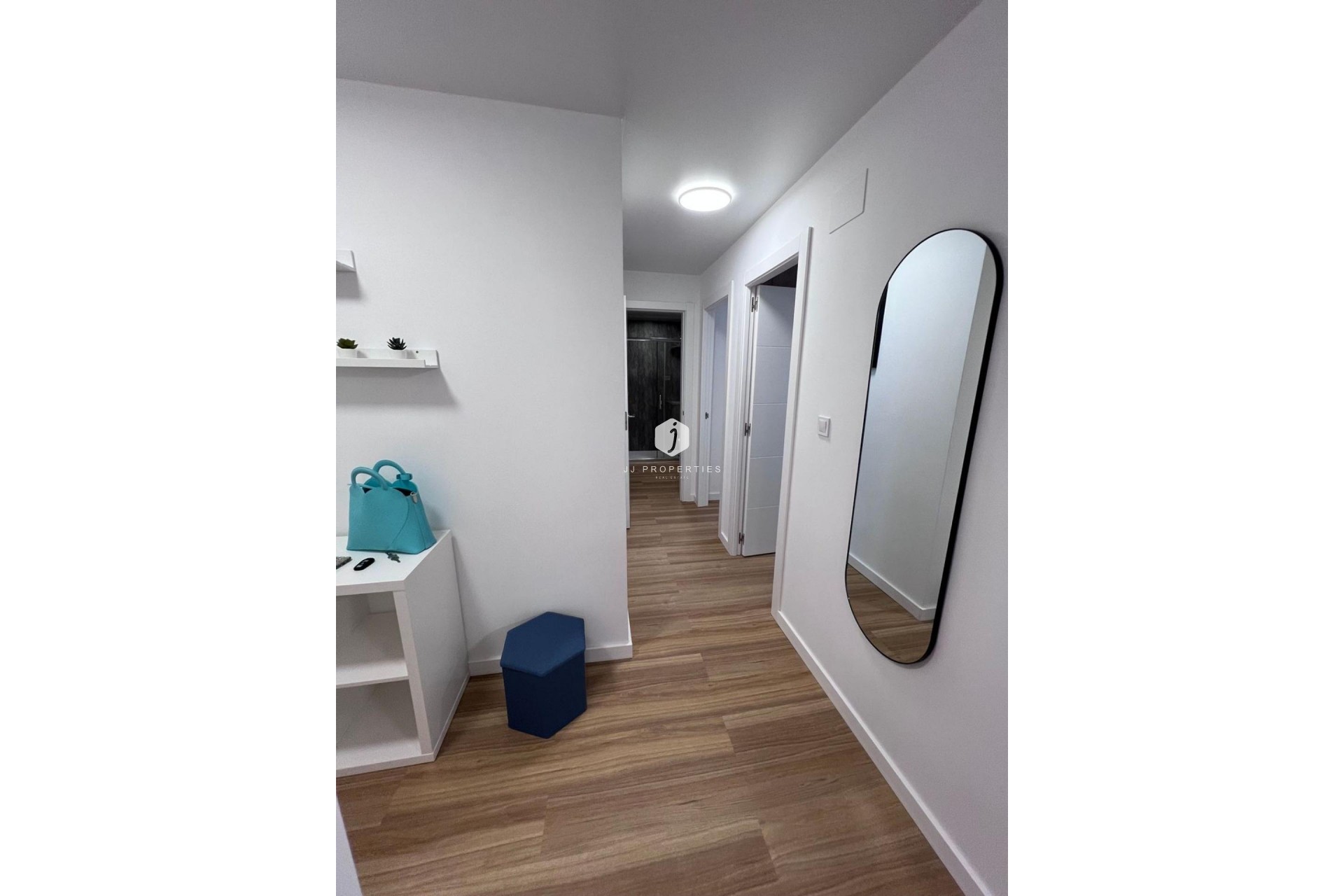 Aus zweiter Hand - Wohnung -
Torrevieja - Estacion de autobuses