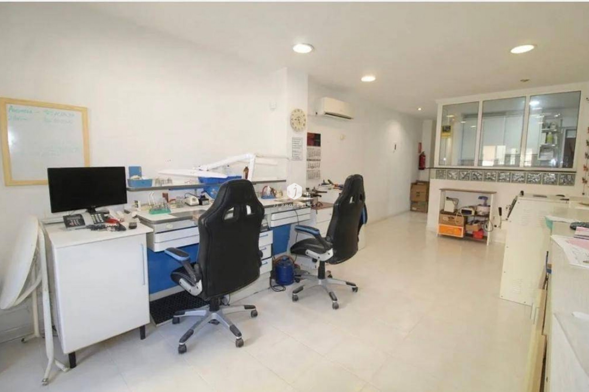 Aus zweiter Hand - Wohnung -
Torrevieja - Estacion de autobuses