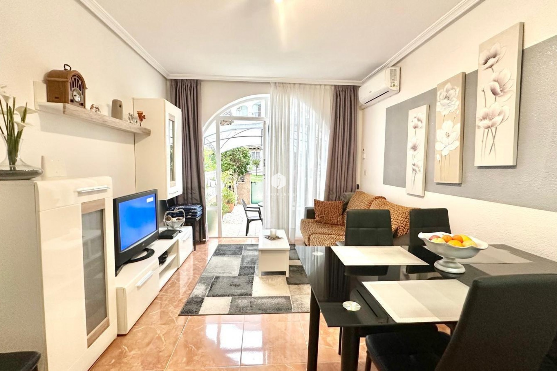 Aus zweiter Hand - Wohnung -
Torrevieja - Estacion de autobuses