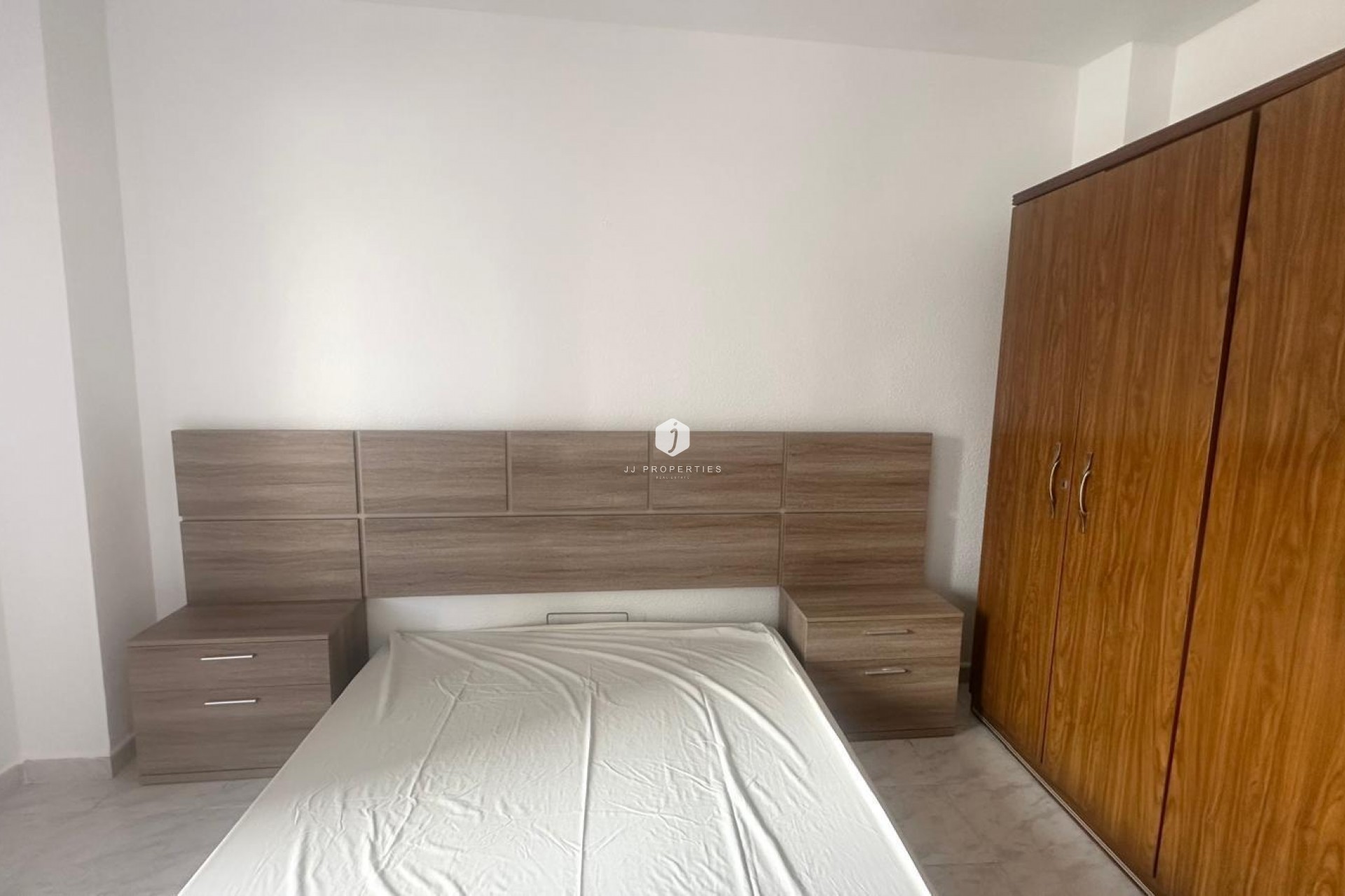 Aus zweiter Hand - Wohnung -
Torrevieja - Estacion de autobuses