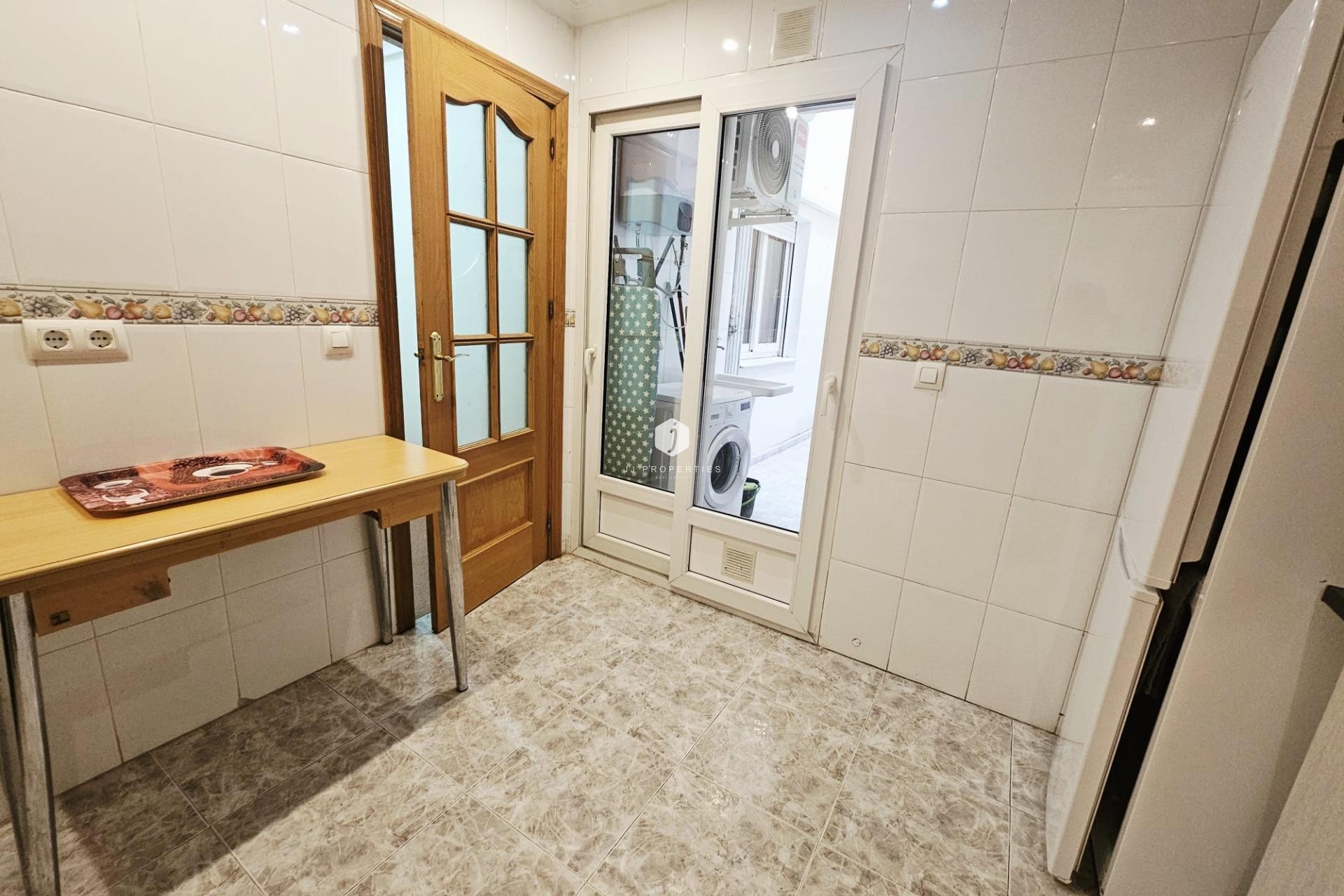 Aus zweiter Hand - Wohnung -
Torrevieja - Estacion de autobuses