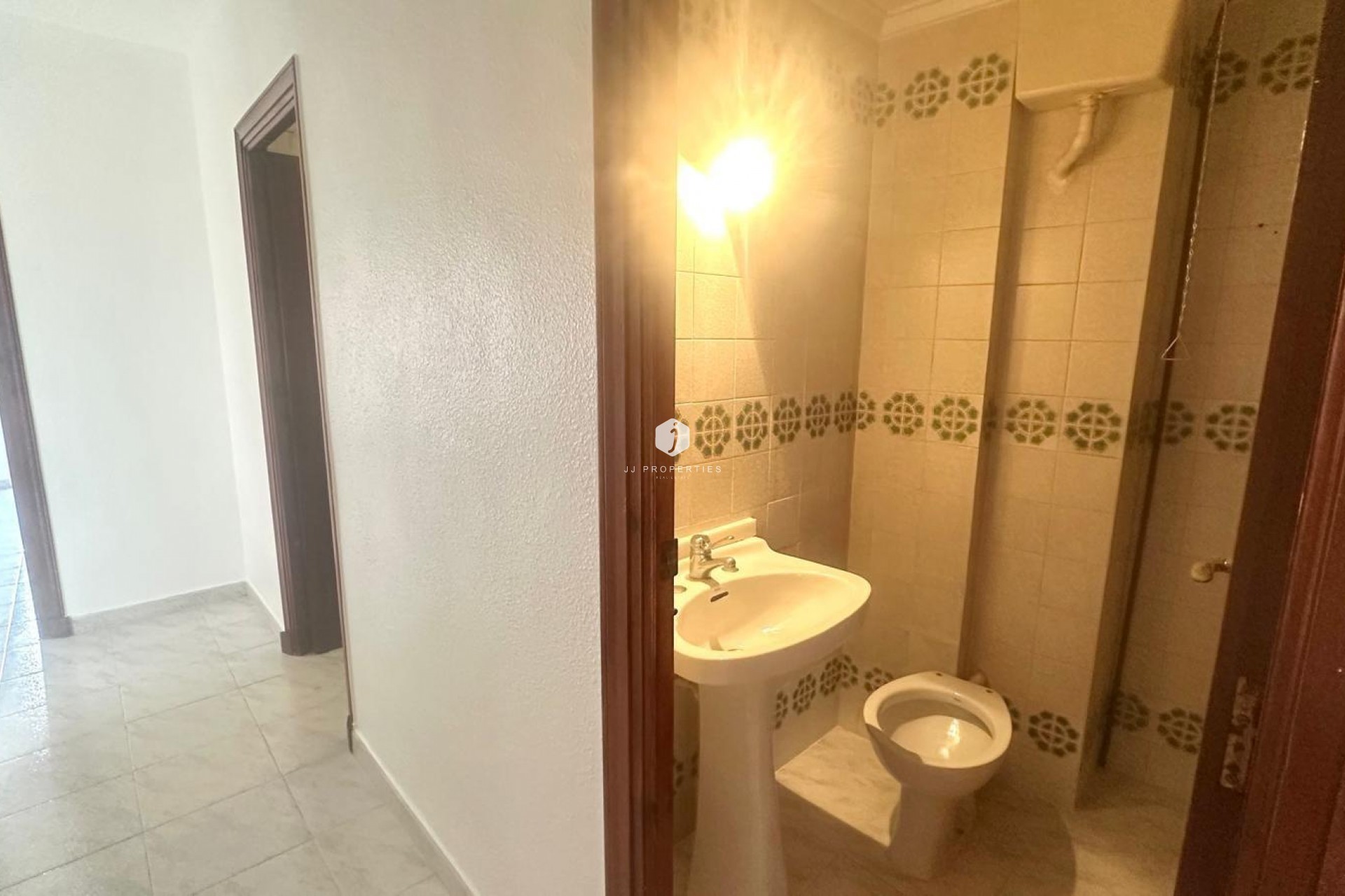 Aus zweiter Hand - Wohnung -
Torrevieja - Estacion de autobuses