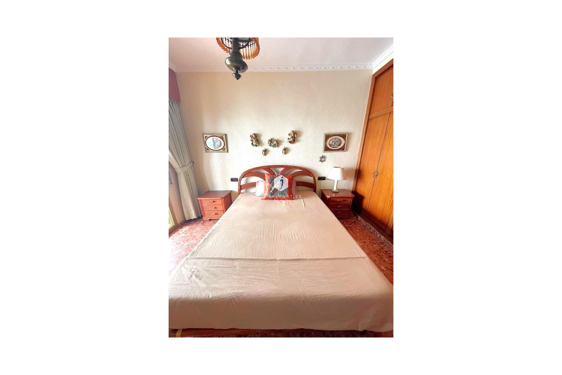 Aus zweiter Hand - Wohnung -
Torrevieja - Estacion de autobuses