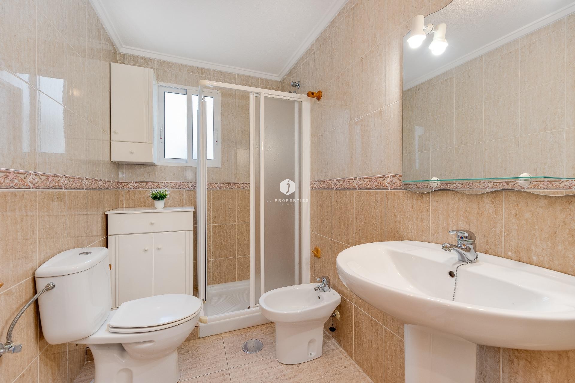 Aus zweiter Hand - Wohnung -
Torrevieja - Estacion de autobuses