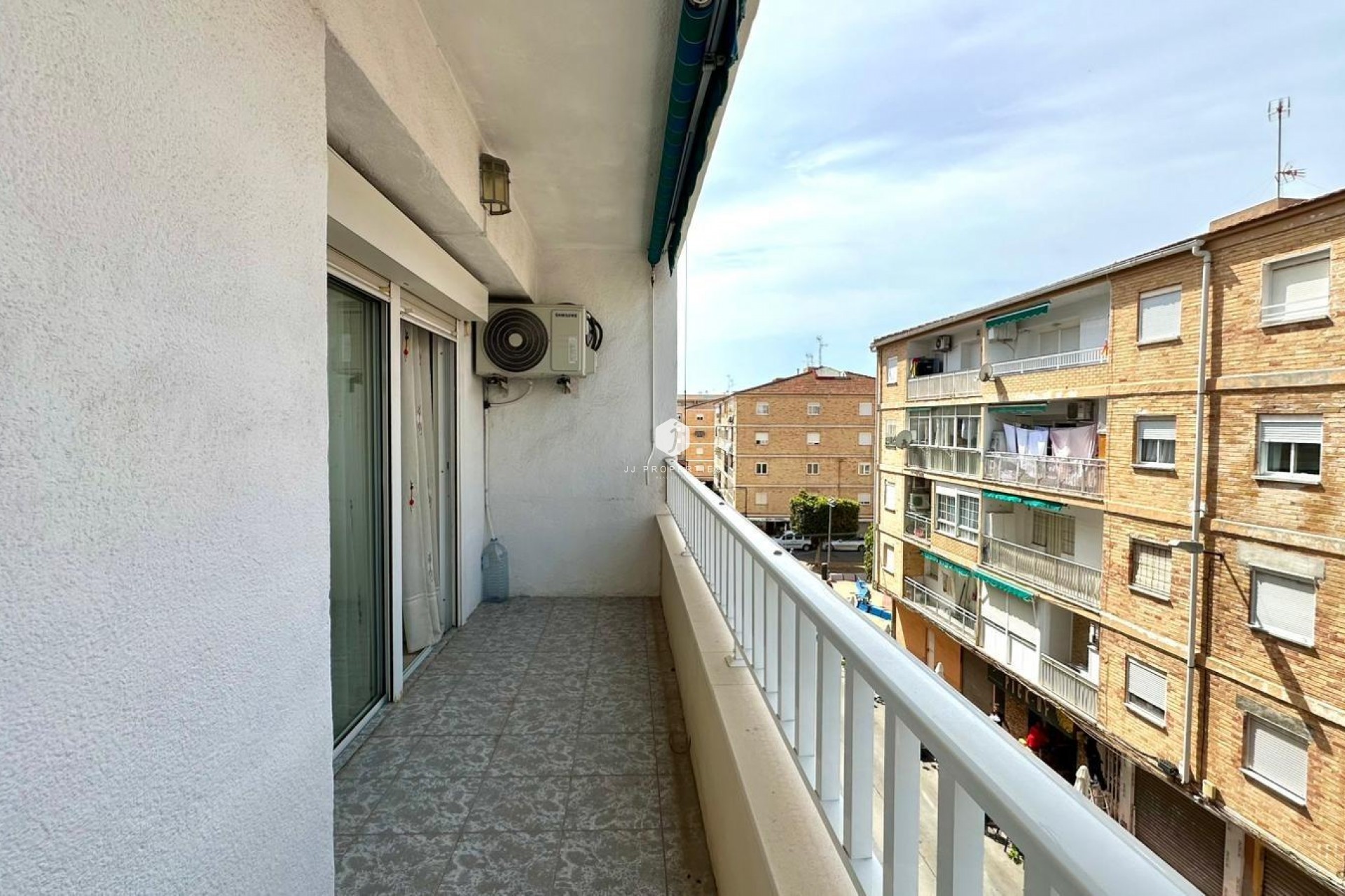 Aus zweiter Hand - Wohnung -
Torrevieja - Estacion de autobuses