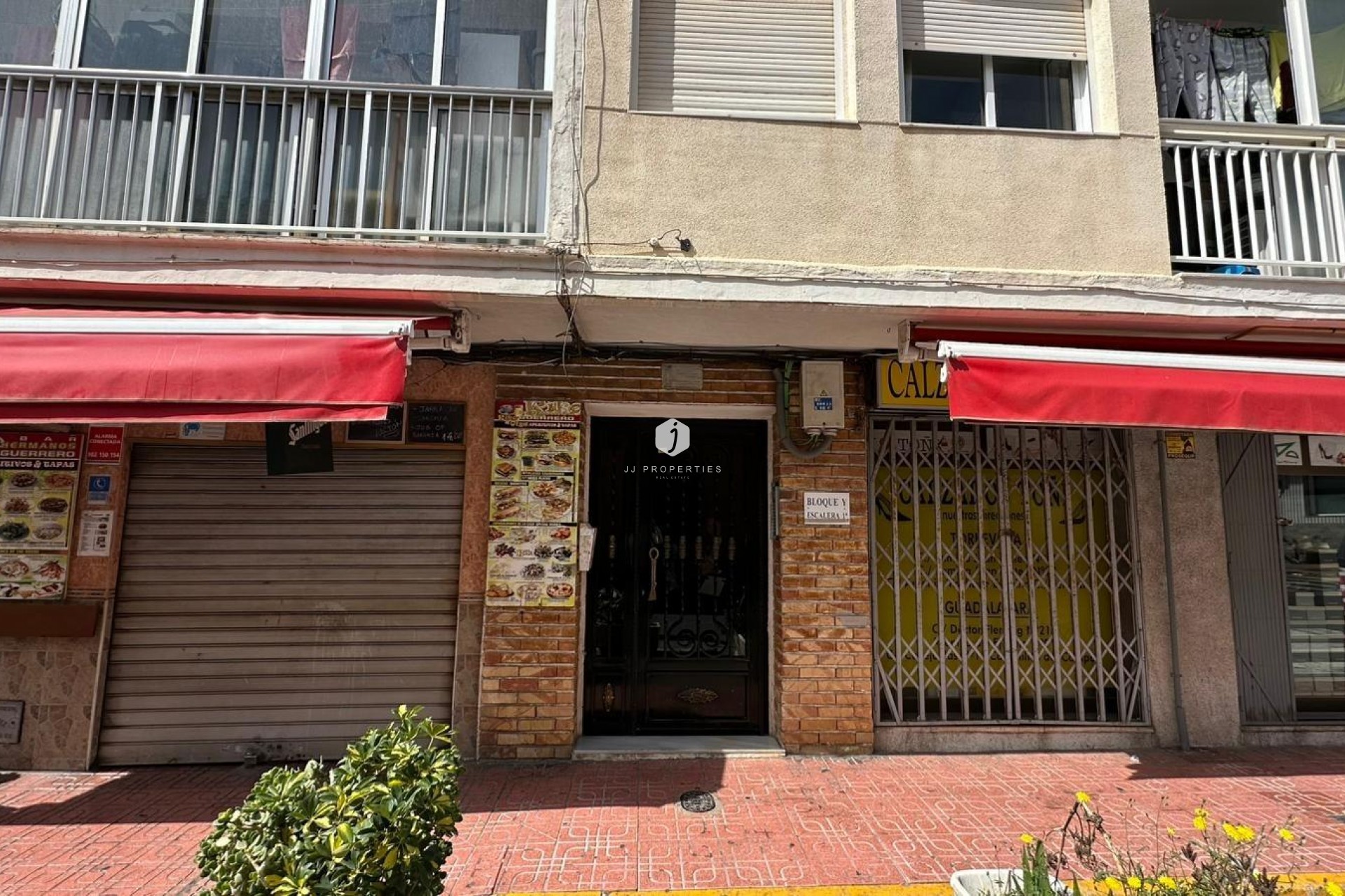 Aus zweiter Hand - Wohnung -
Torrevieja - Estacion de autobuses