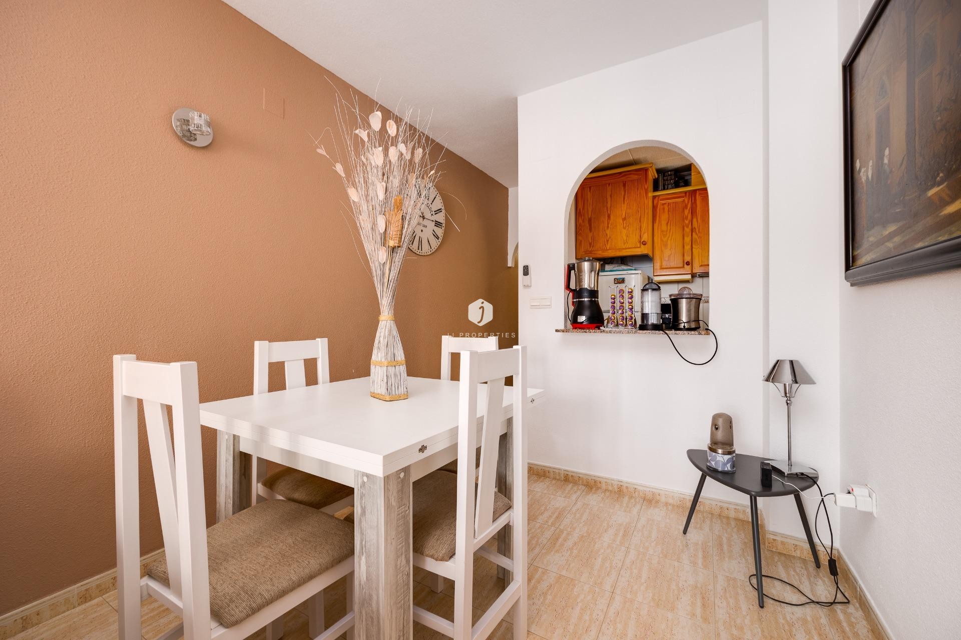 Aus zweiter Hand - Wohnung -
Torrevieja - Estacion de autobuses