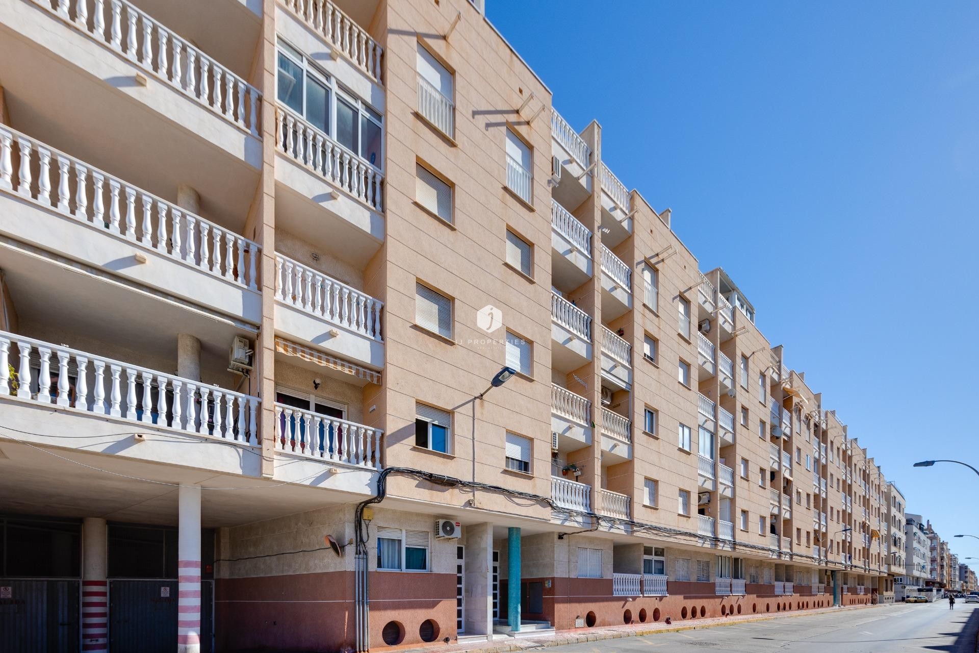 Aus zweiter Hand - Wohnung -
Torrevieja - Estacion de autobuses