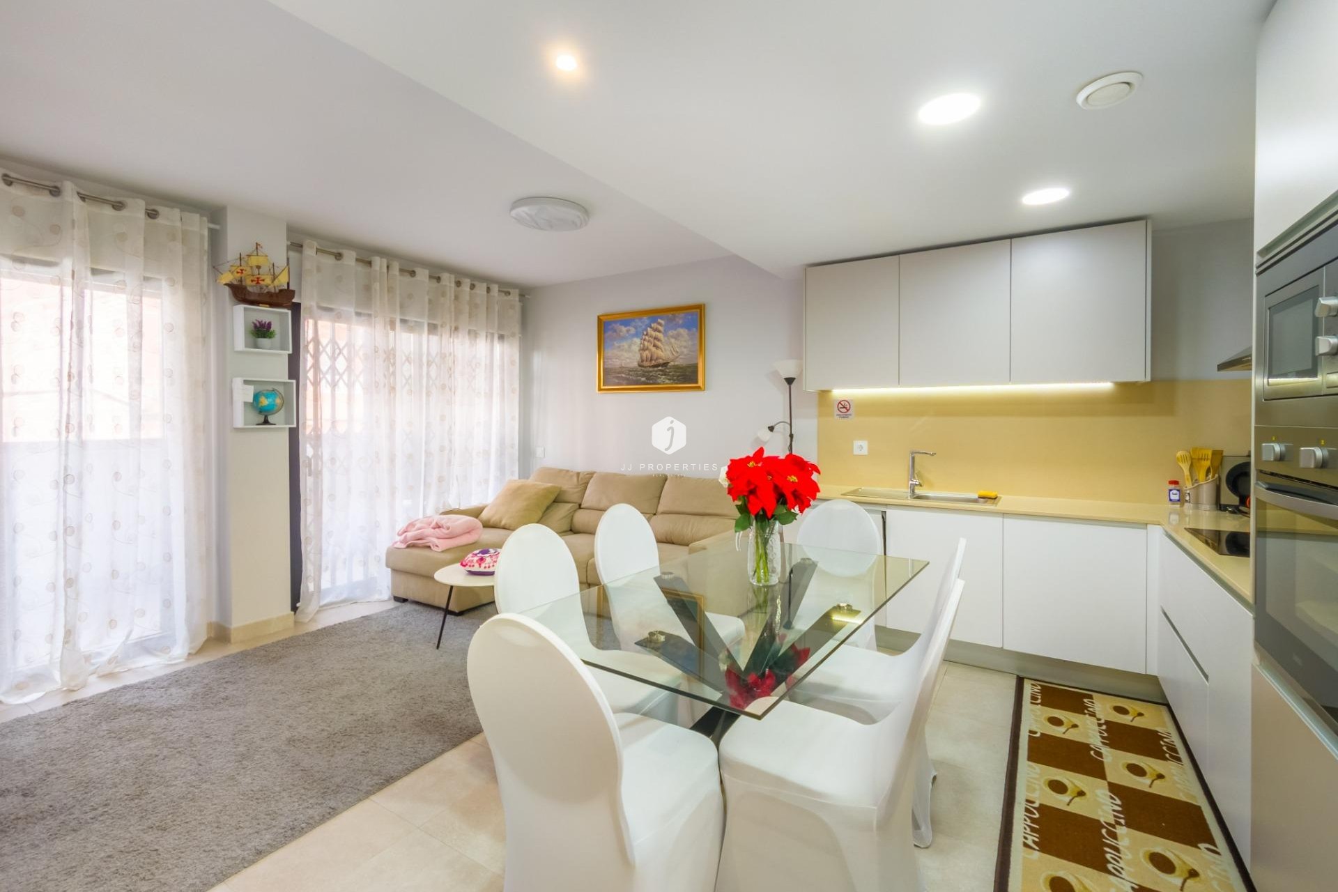 Aus zweiter Hand - Wohnung -
Torrevieja - Estacion de autobuses