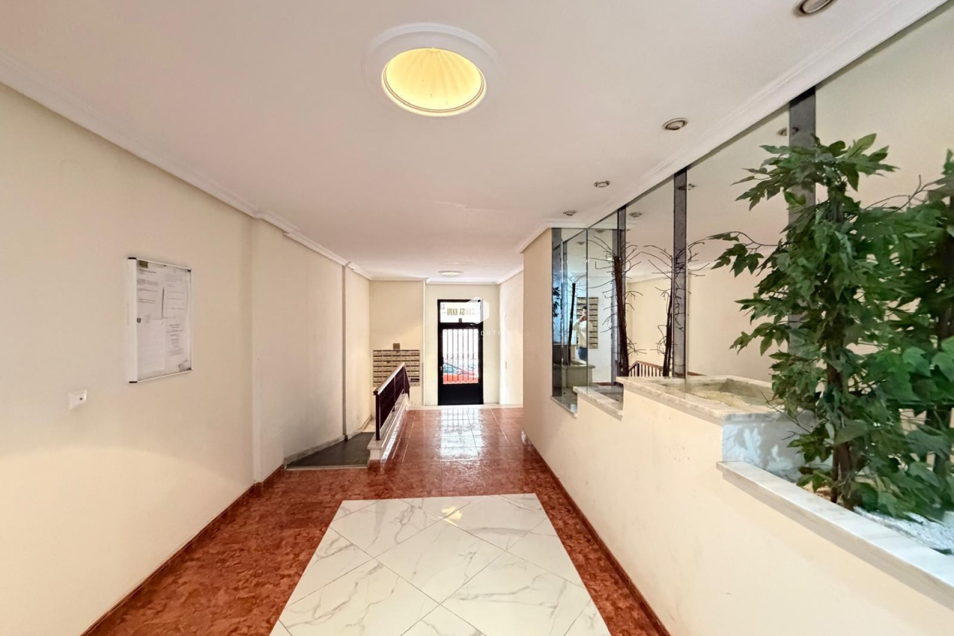 Aus zweiter Hand - Wohnung -
Torrevieja - Estacion de autobuses