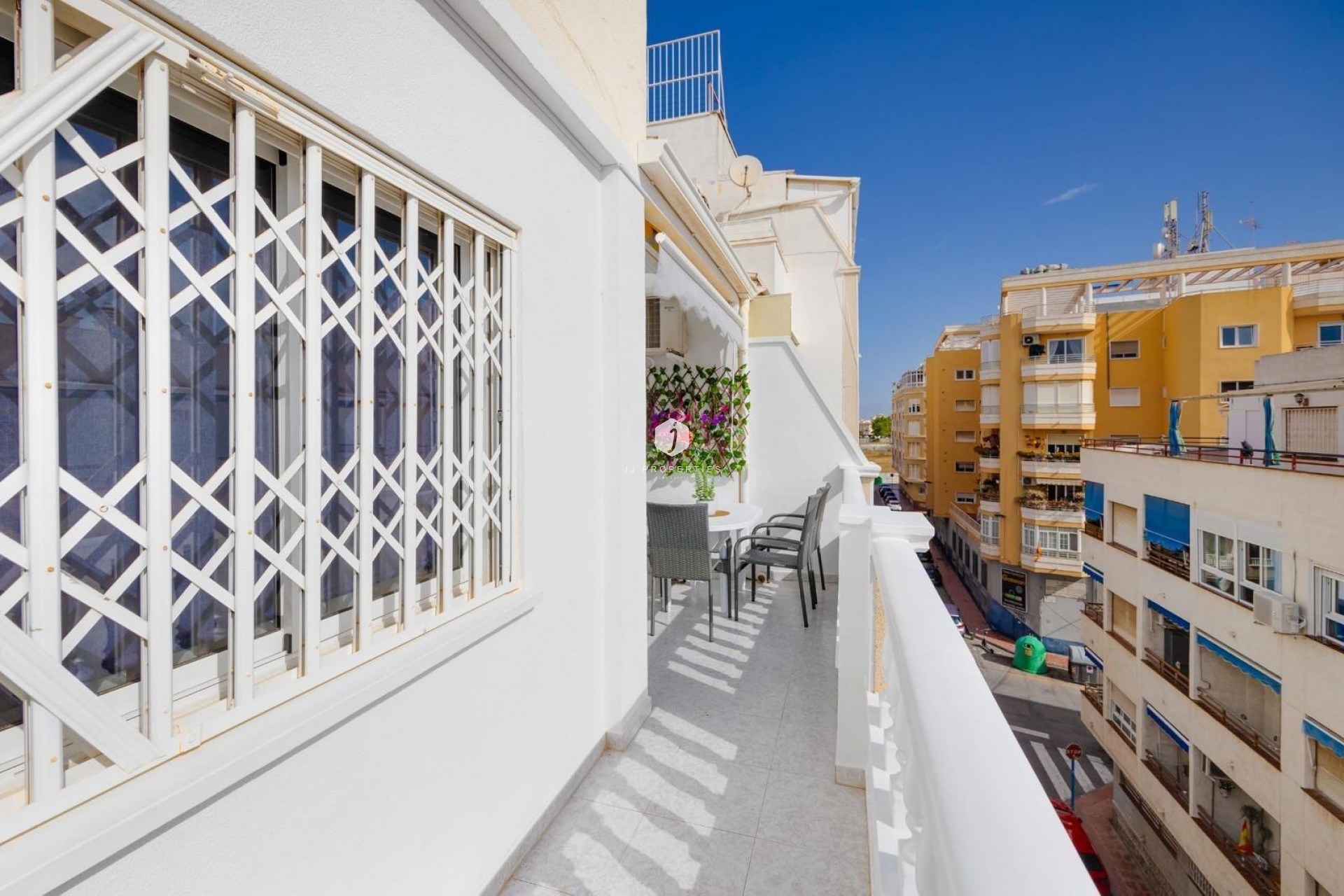 Aus zweiter Hand - Wohnung -
Torrevieja - Estacion de autobuses