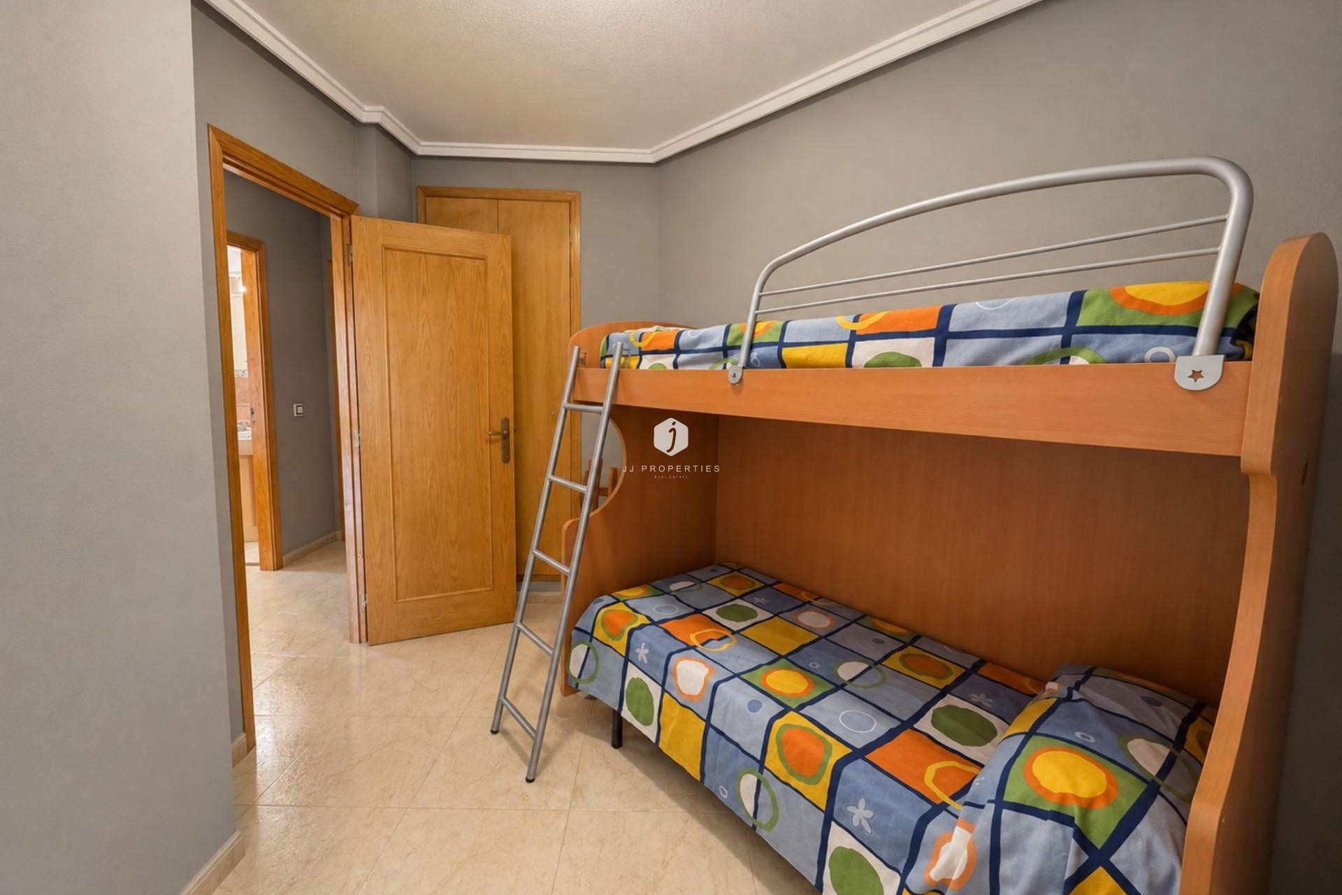 Aus zweiter Hand - Wohnung -
Torrevieja - Estacion de autobuses