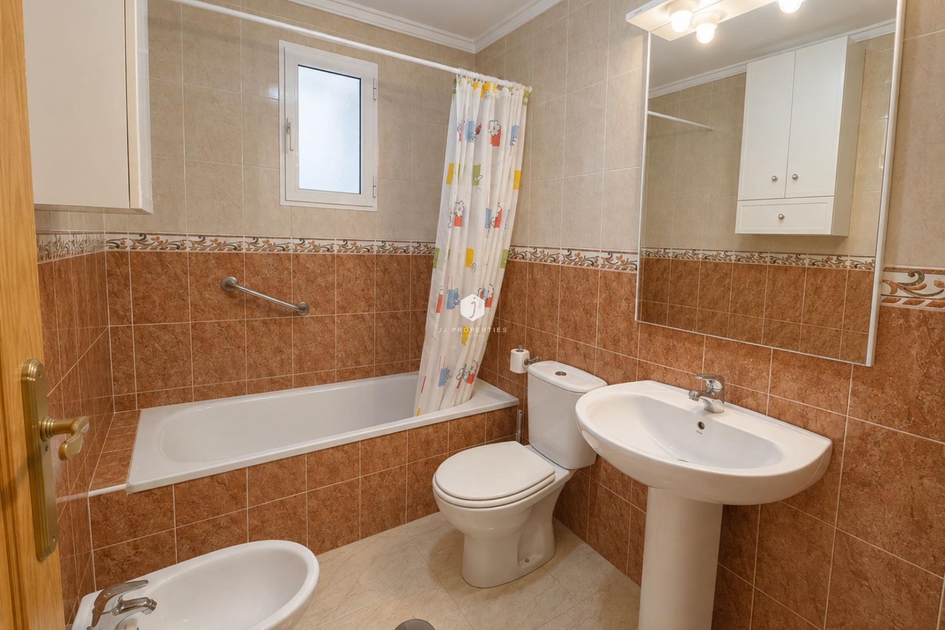 Aus zweiter Hand - Wohnung -
Torrevieja - Estacion de autobuses