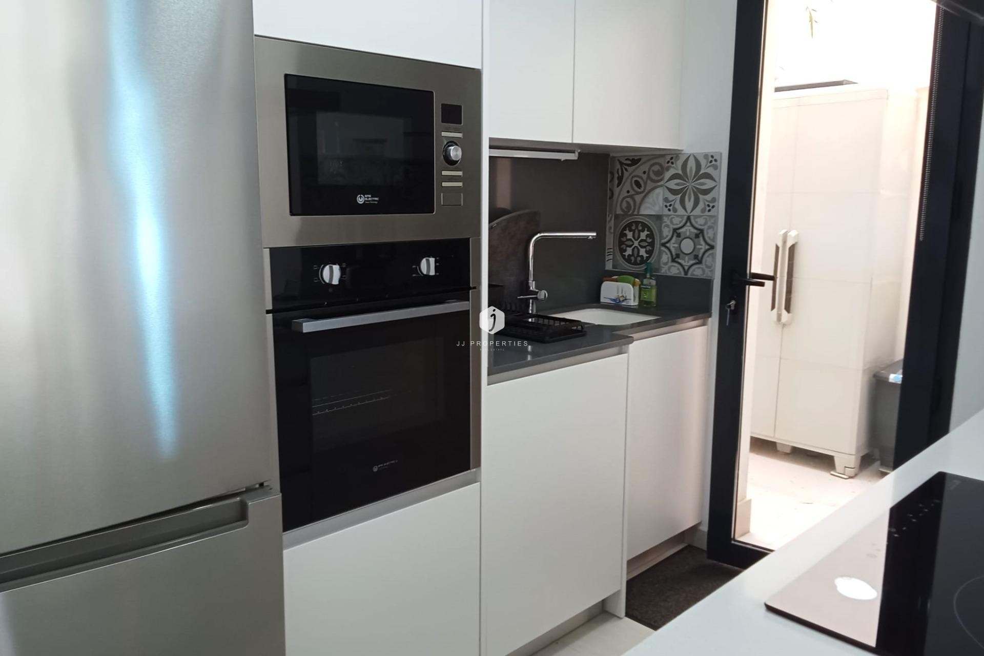 Aus zweiter Hand - Wohnung -
Torrevieja - Estacion de autobuses