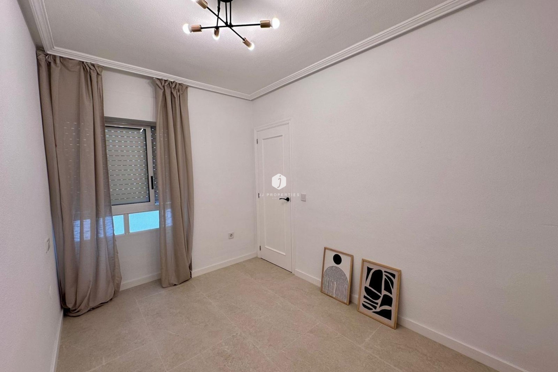 Aus zweiter Hand - Wohnung -
Torrevieja - Estacion de autobuses