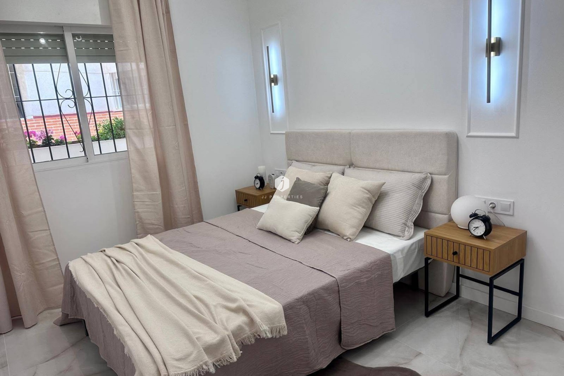 Aus zweiter Hand - Wohnung -
Torrevieja - Estacion de autobuses