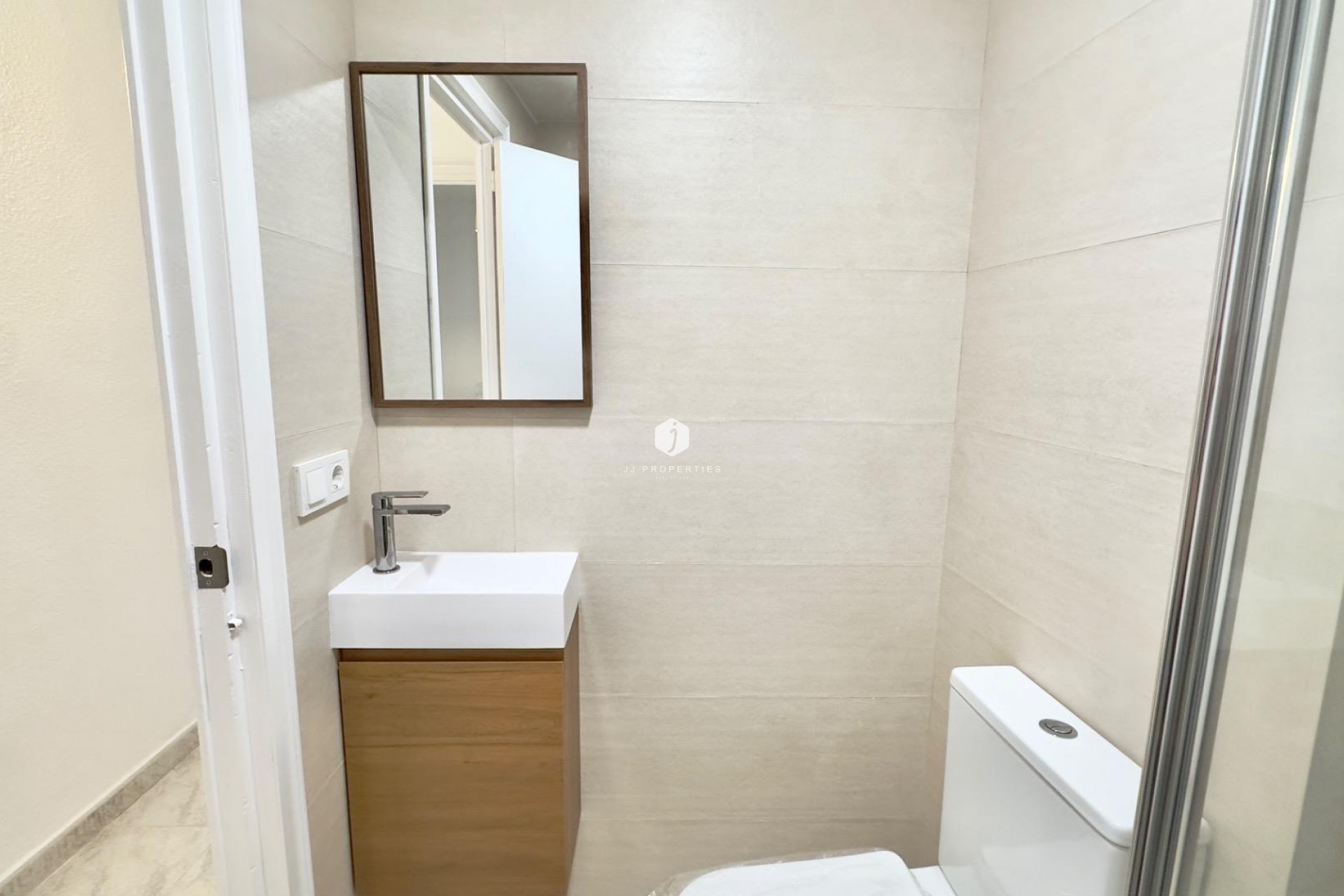 Aus zweiter Hand - Wohnung -
Torrevieja - Estacion de autobuses