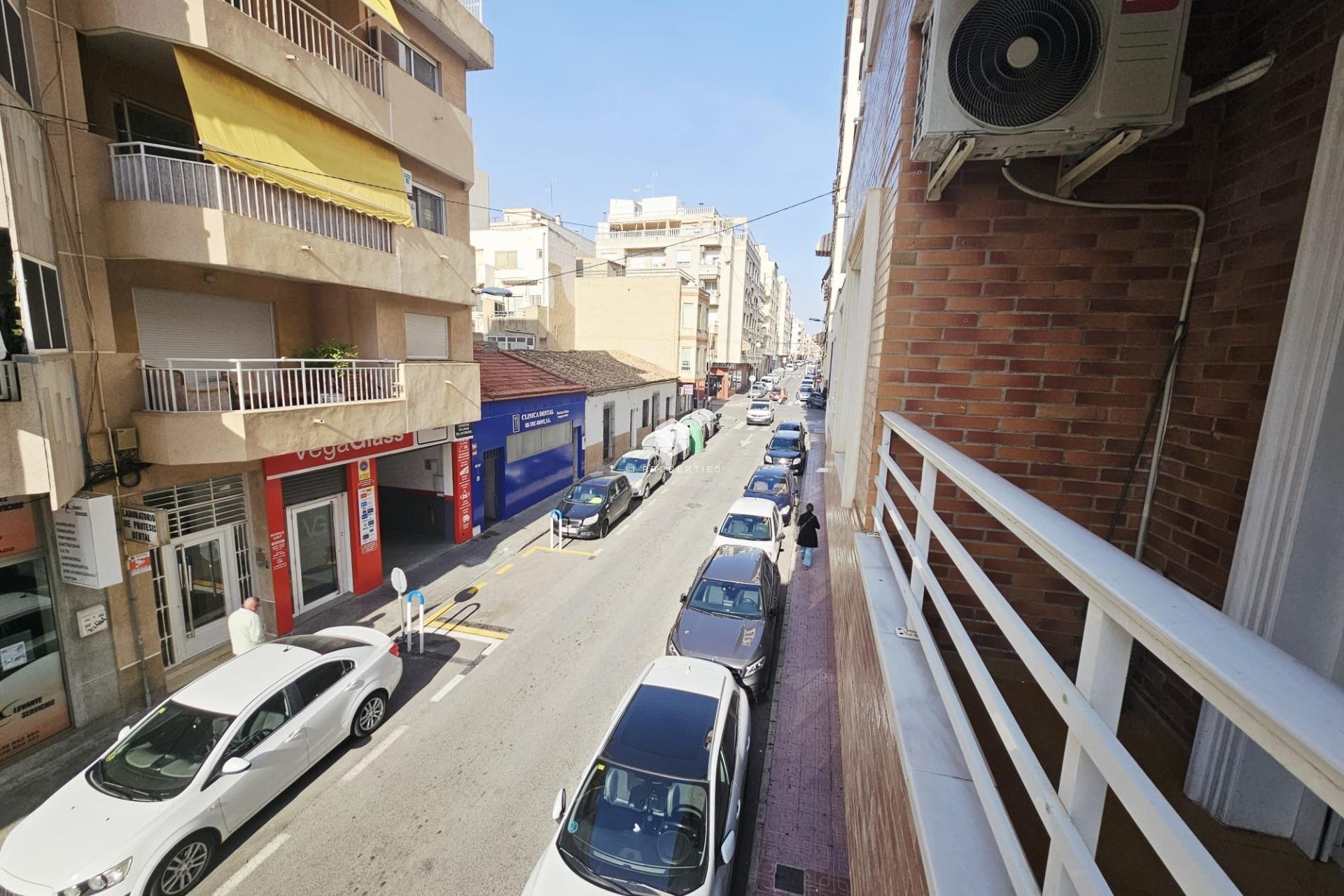 Aus zweiter Hand - Wohnung -
Torrevieja - Estacion de autobuses