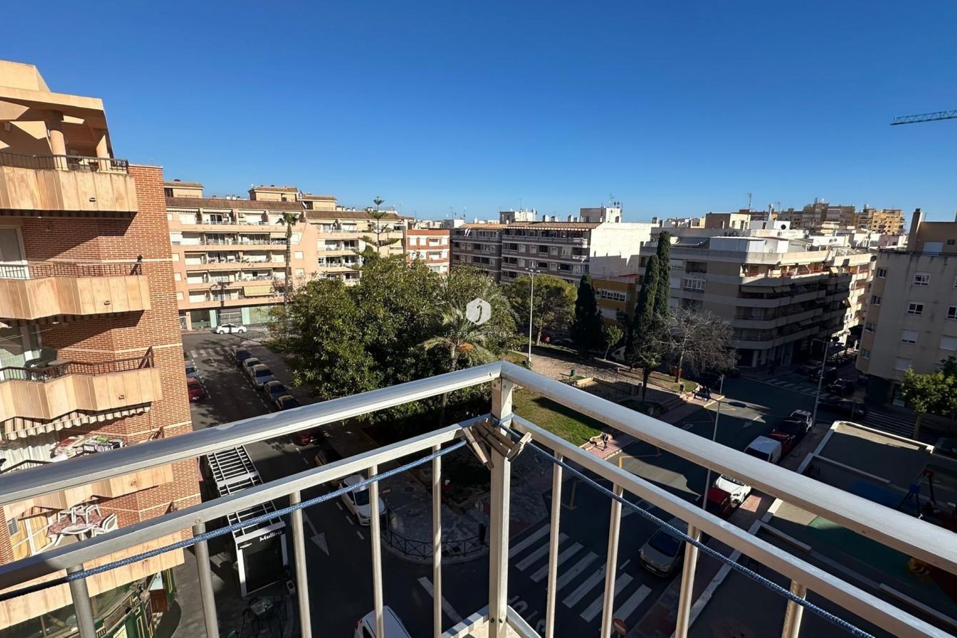 Aus zweiter Hand - Wohnung -
Torrevieja - Estacion de autobuses