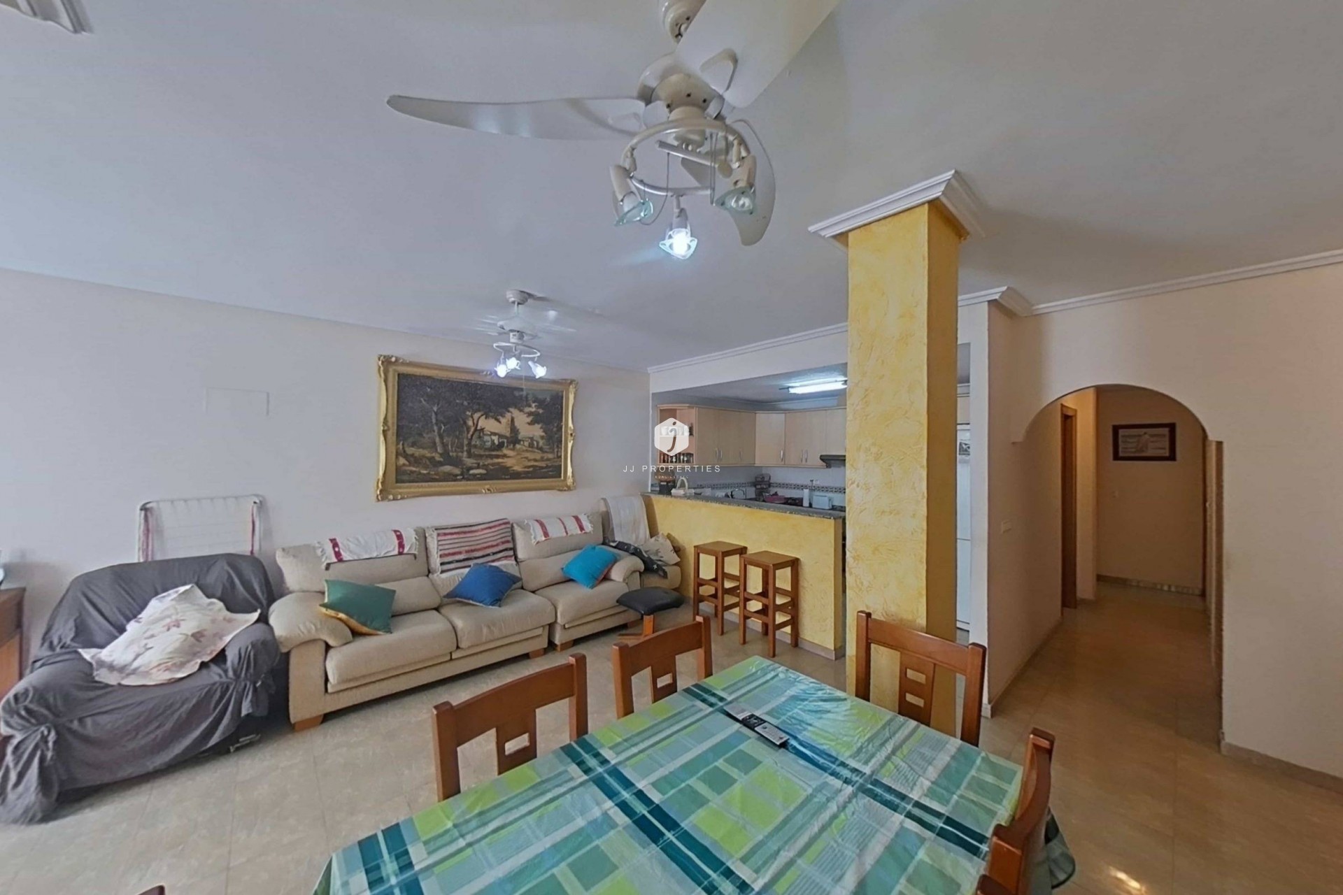 Aus zweiter Hand - Wohnung -
Torrevieja - Estacion de autobuses