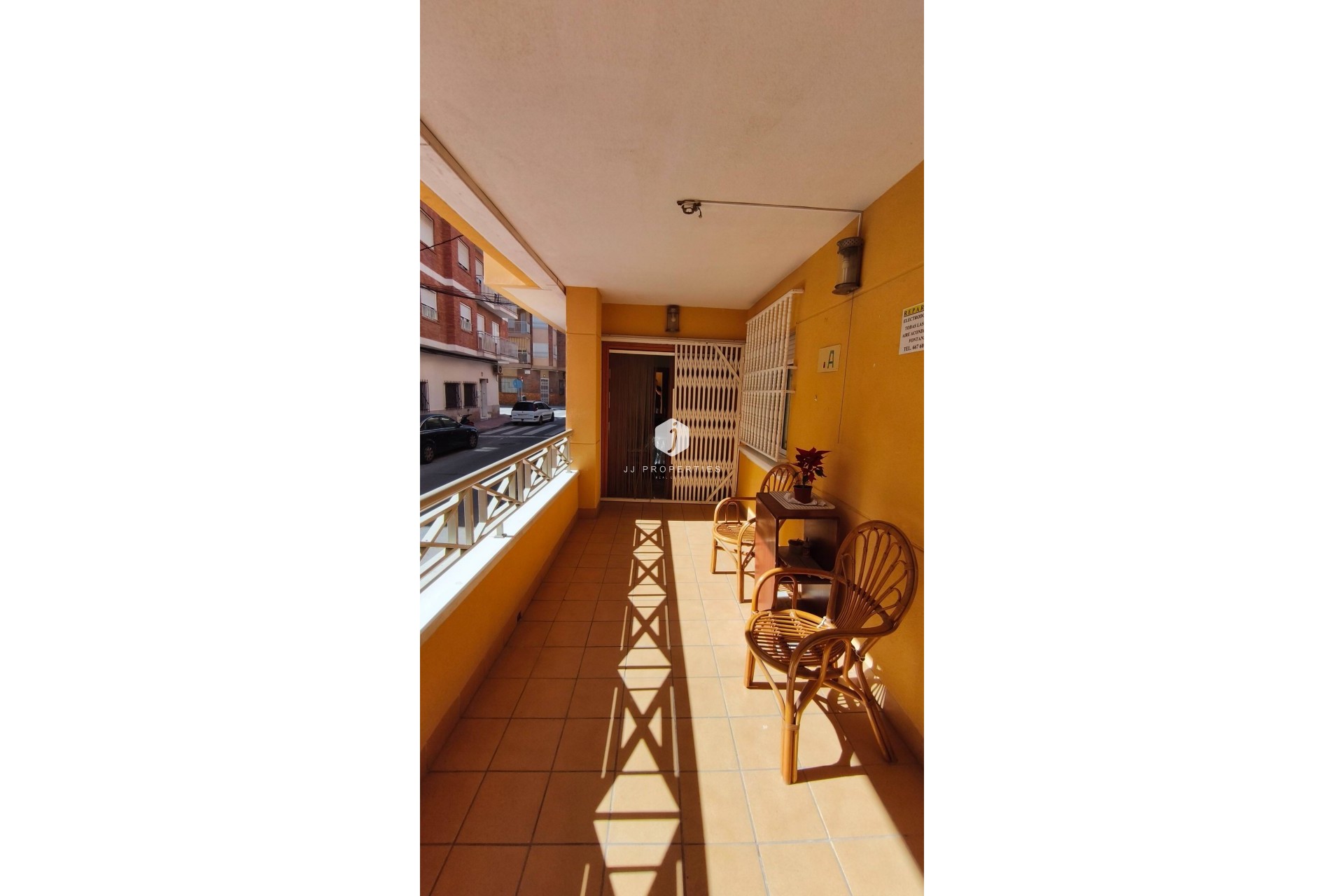 Aus zweiter Hand - Wohnung -
Torrevieja - Estacion de autobuses