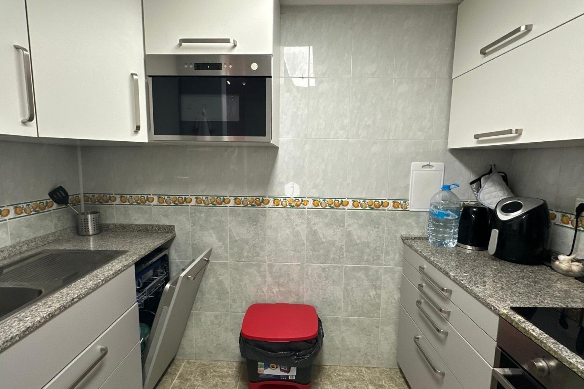 Aus zweiter Hand - Wohnung -
Torrevieja - Estacion de autobuses