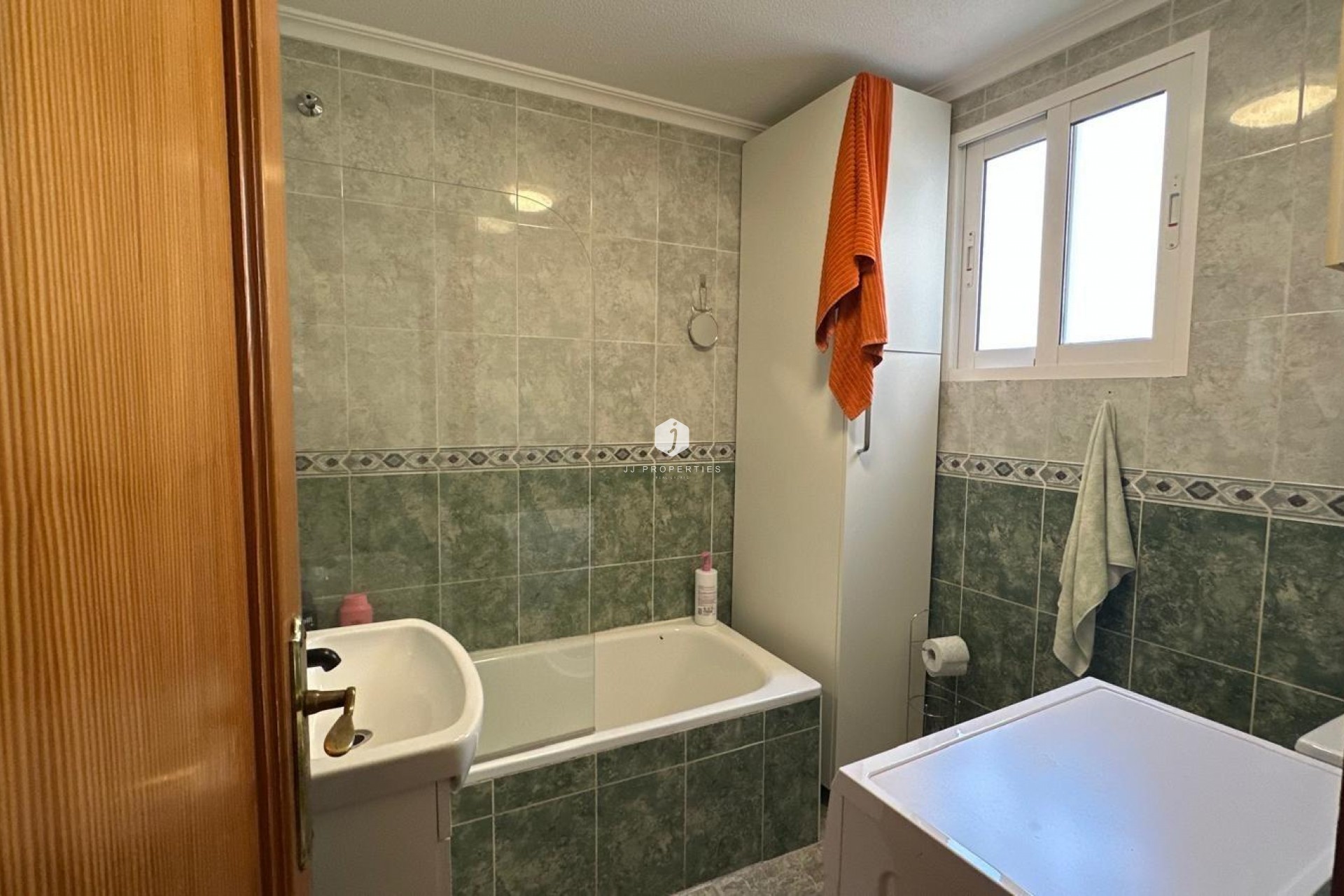 Aus zweiter Hand - Wohnung -
Torrevieja - Estacion de autobuses