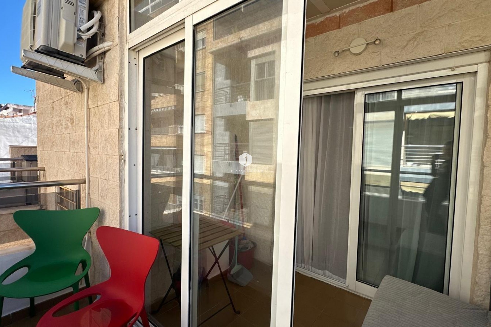 Aus zweiter Hand - Wohnung -
Torrevieja - Estacion de autobuses