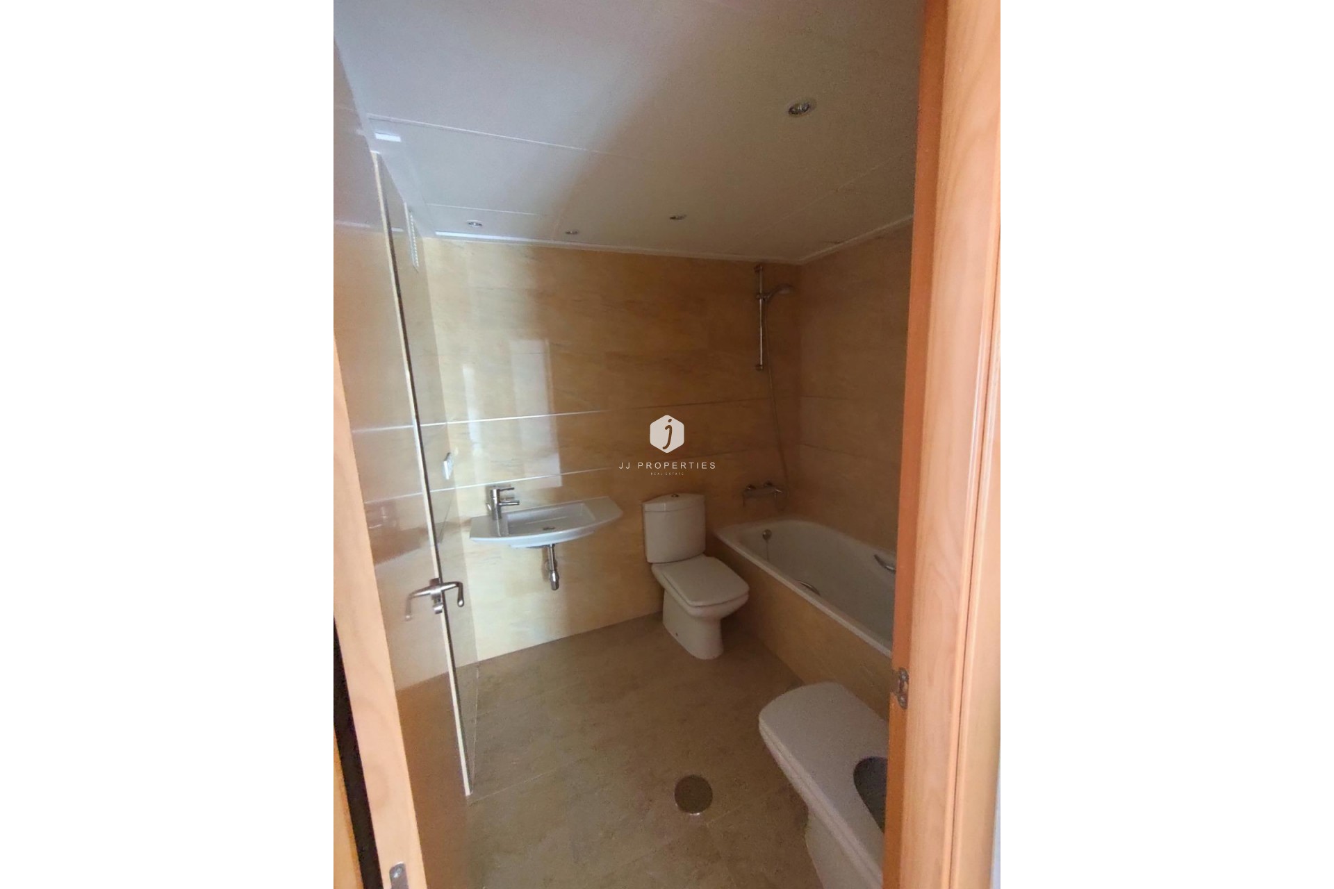 Aus zweiter Hand - Wohnung -
Torrevieja - Estacion de autobuses