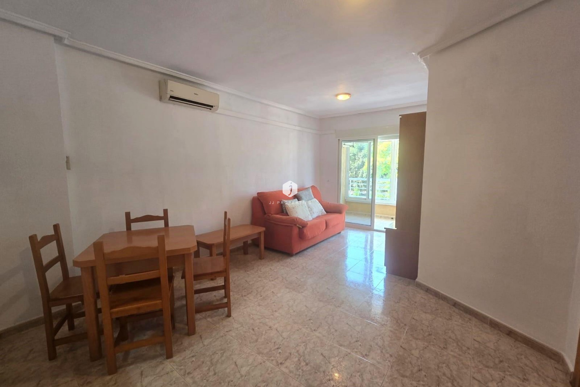 Aus zweiter Hand - Wohnung -
Torrevieja - Habaneras