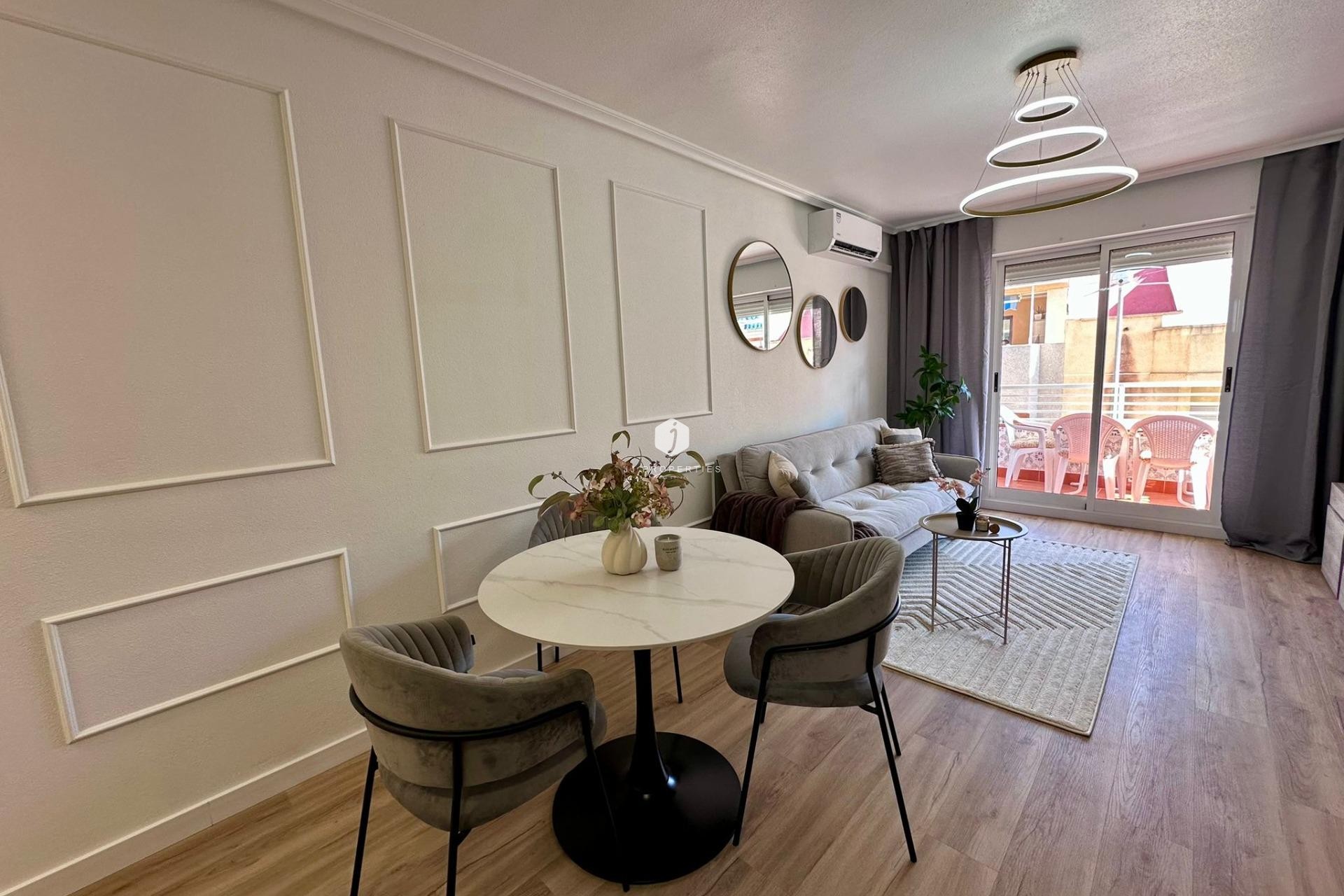 Aus zweiter Hand - Wohnung -
Torrevieja - Habaneras