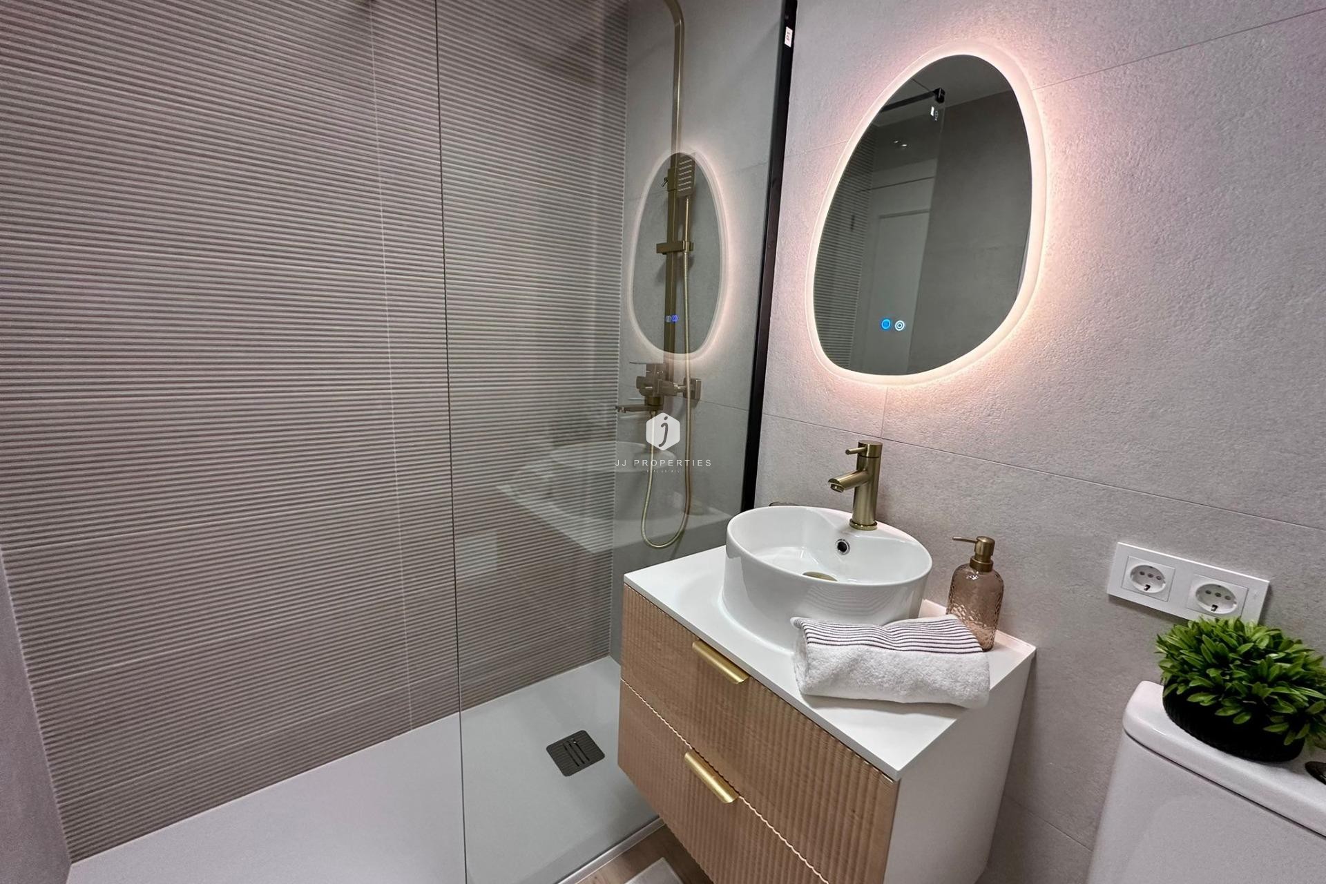 Aus zweiter Hand - Wohnung -
Torrevieja - Habaneras