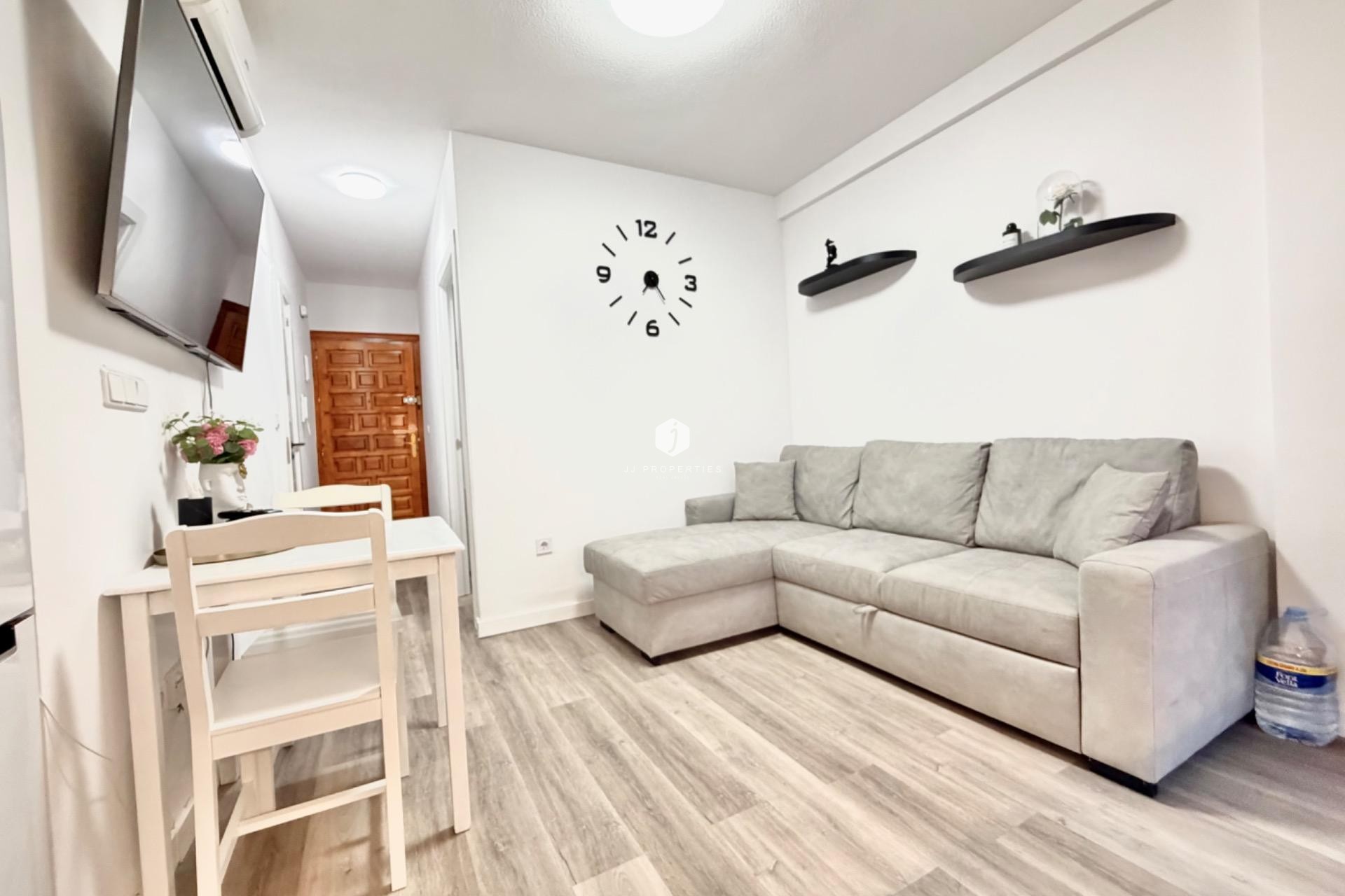 Aus zweiter Hand - Wohnung -
Torrevieja - La Mata Pueblo