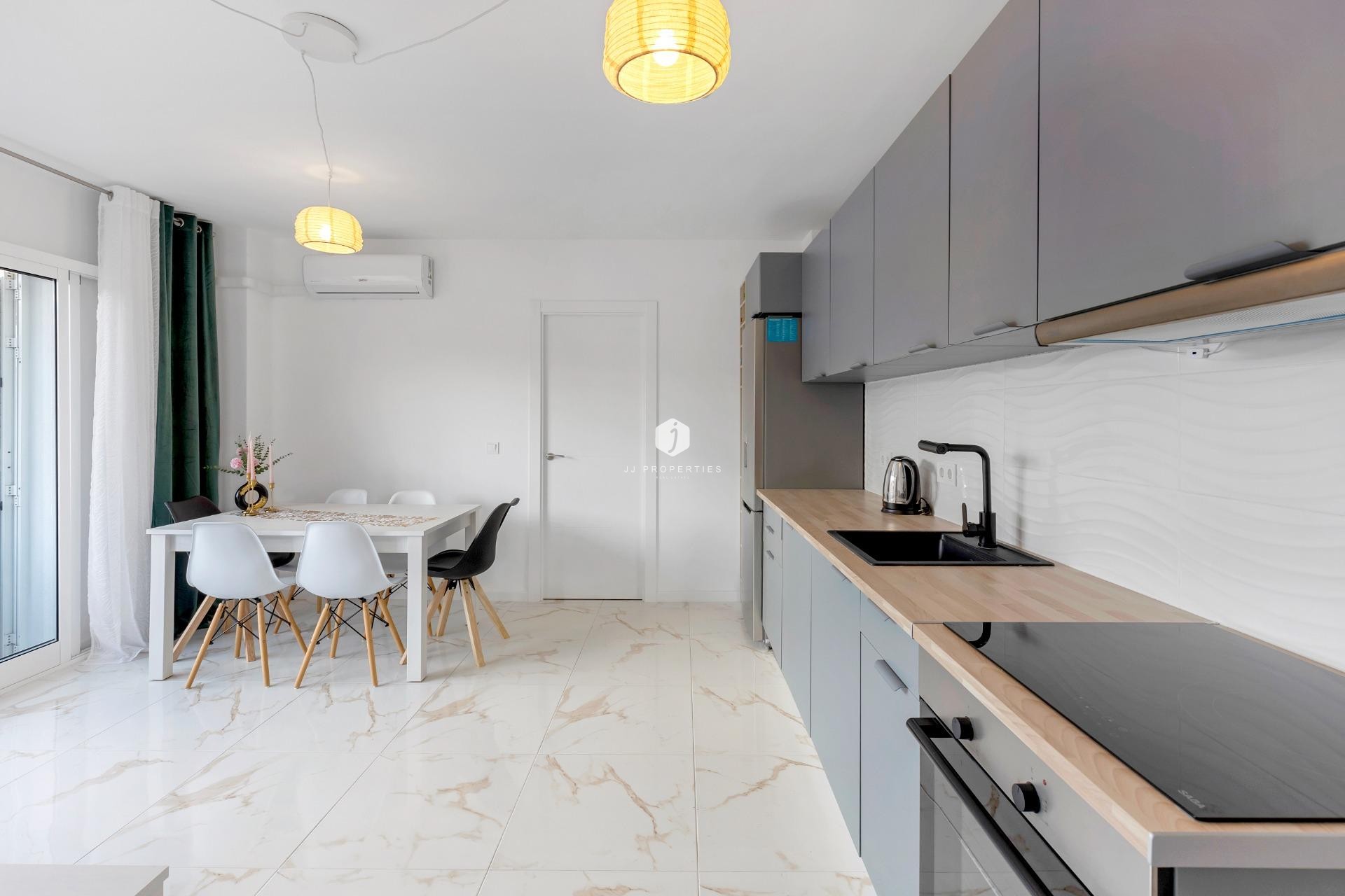 Aus zweiter Hand - Wohnung -
Torrevieja - La Mata