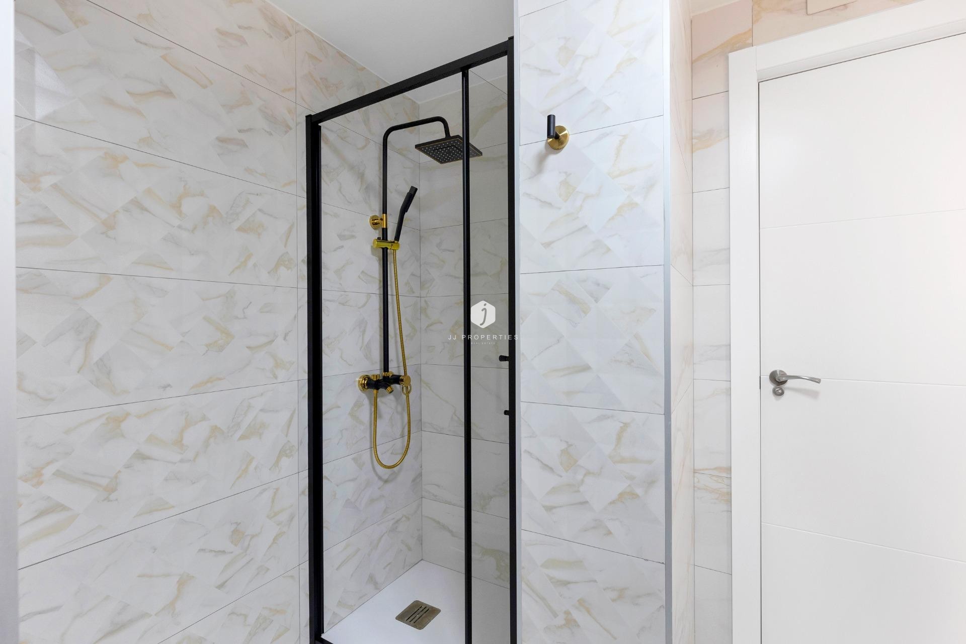 Aus zweiter Hand - Wohnung -
Torrevieja - La Mata