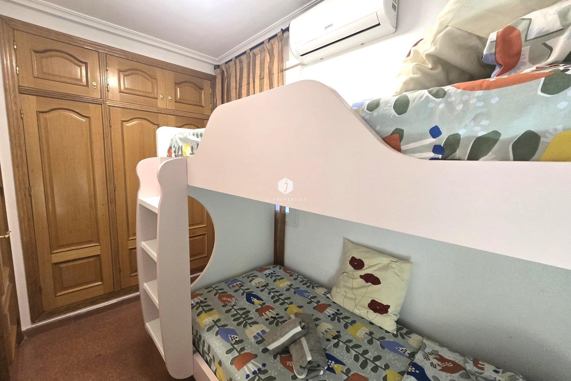 Aus zweiter Hand - Wohnung -
Torrevieja - Las Piscinas Naturales