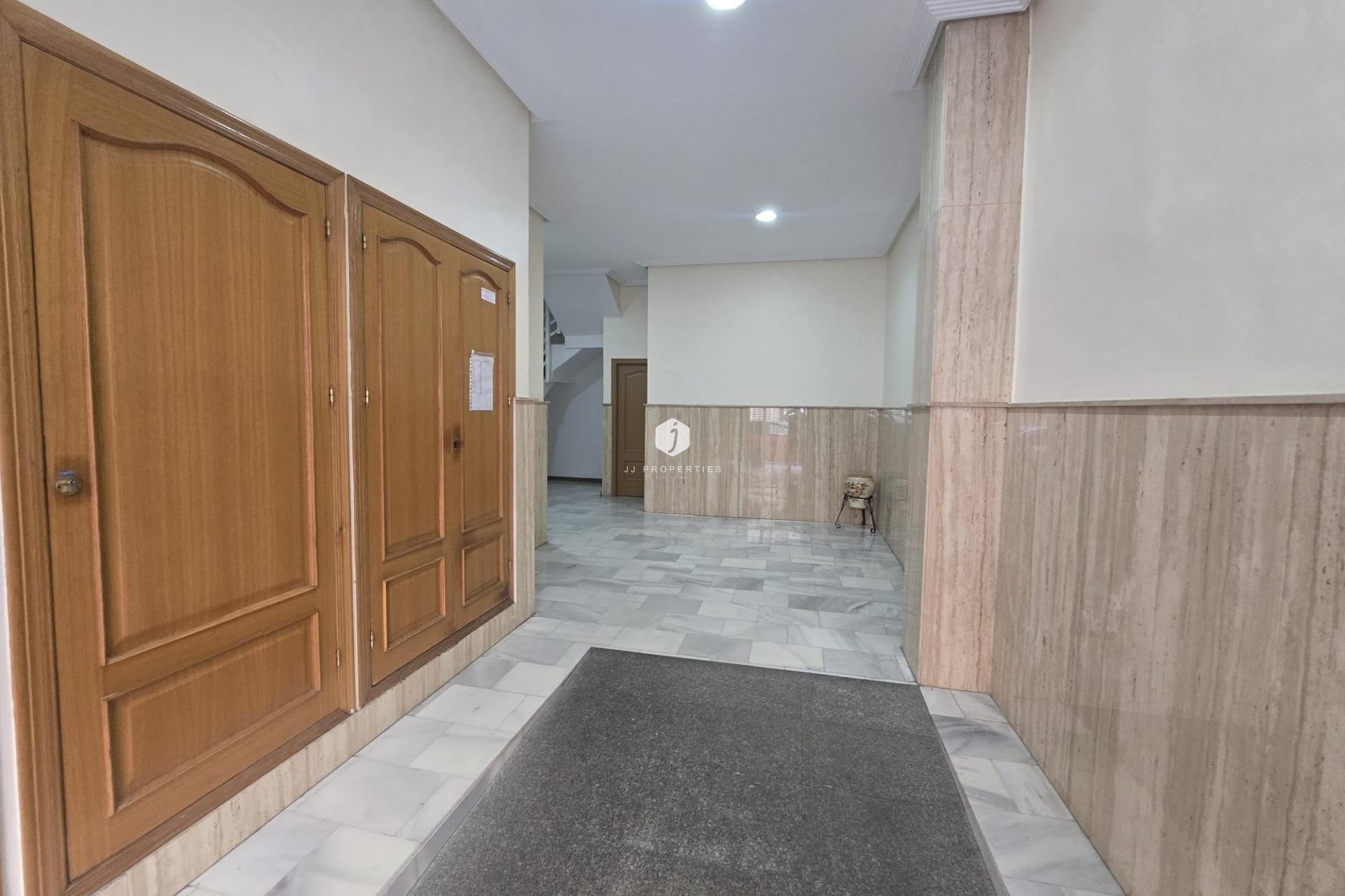 Aus zweiter Hand - Wohnung -
Torrevieja - Las Piscinas Naturales