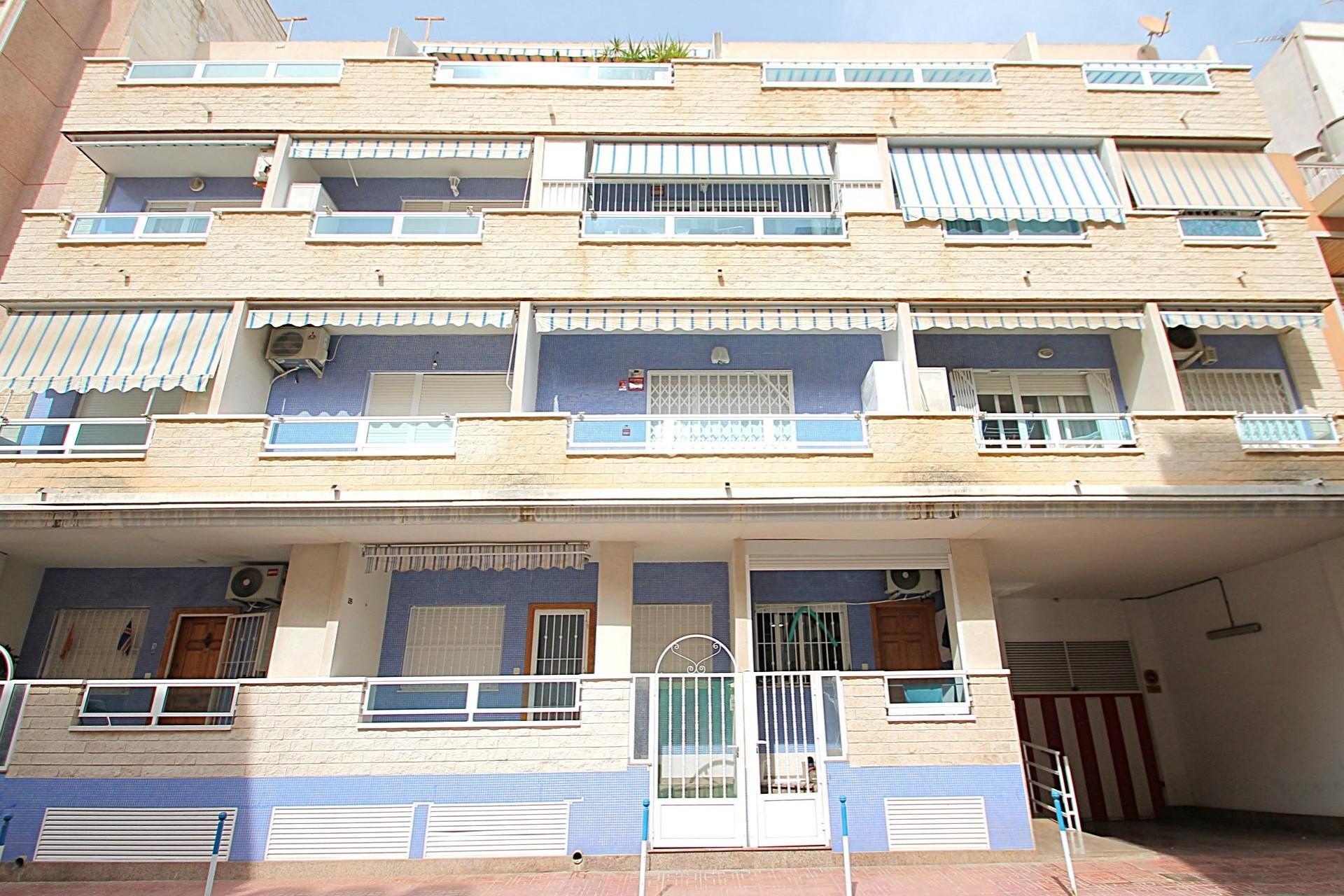 Aus zweiter Hand - Wohnung -
Torrevieja - Las Piscinas Naturales