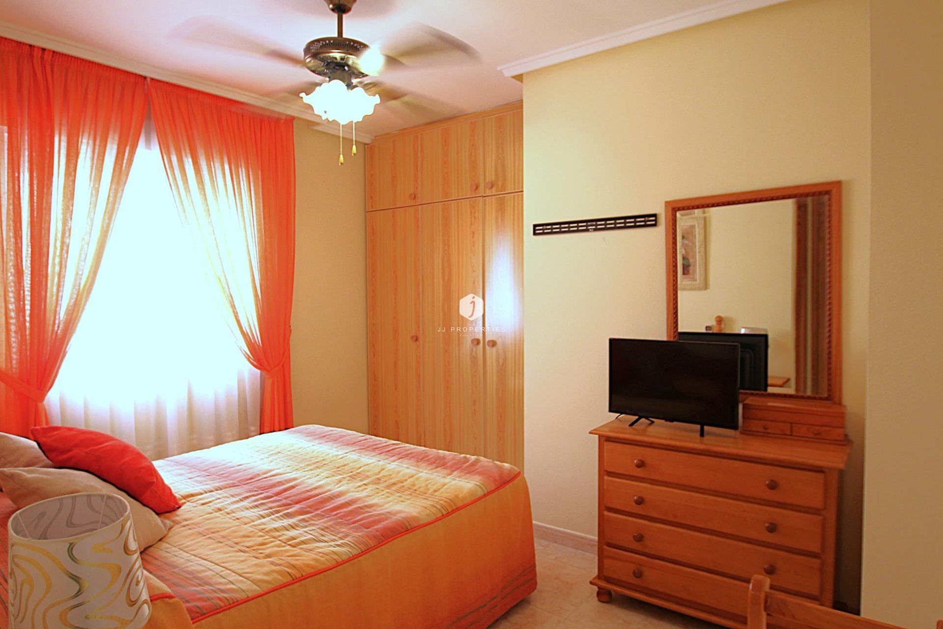 Aus zweiter Hand - Wohnung -
Torrevieja - Las Piscinas Naturales