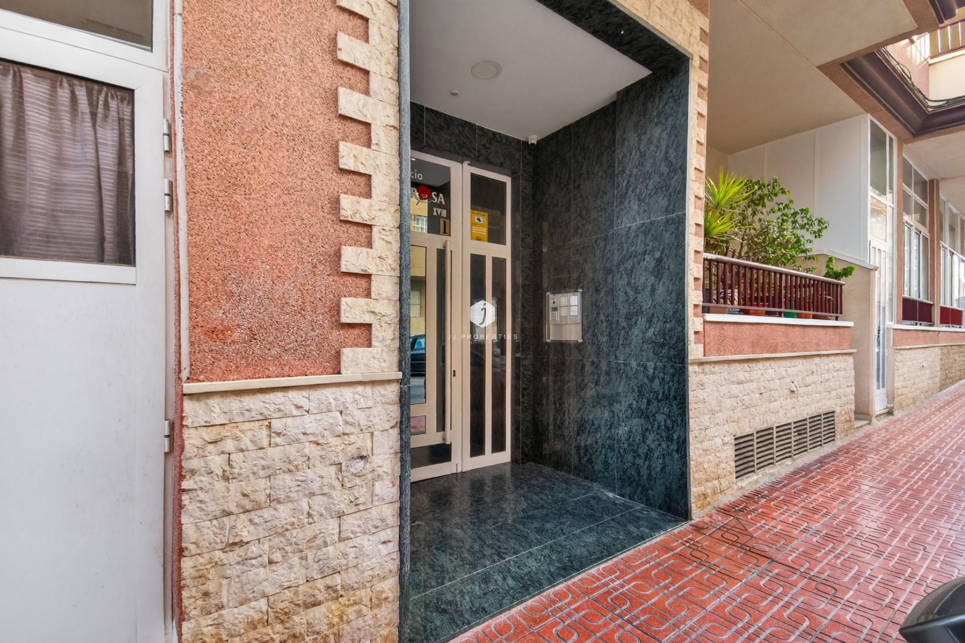 Aus zweiter Hand - Wohnung -
Torrevieja - Parque las naciones