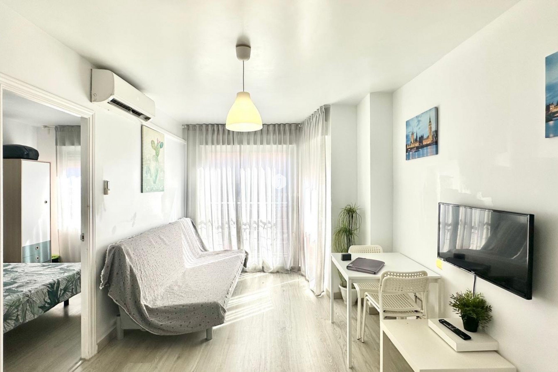 Aus zweiter Hand - Wohnung -
Torrevieja - Paseo maritimo