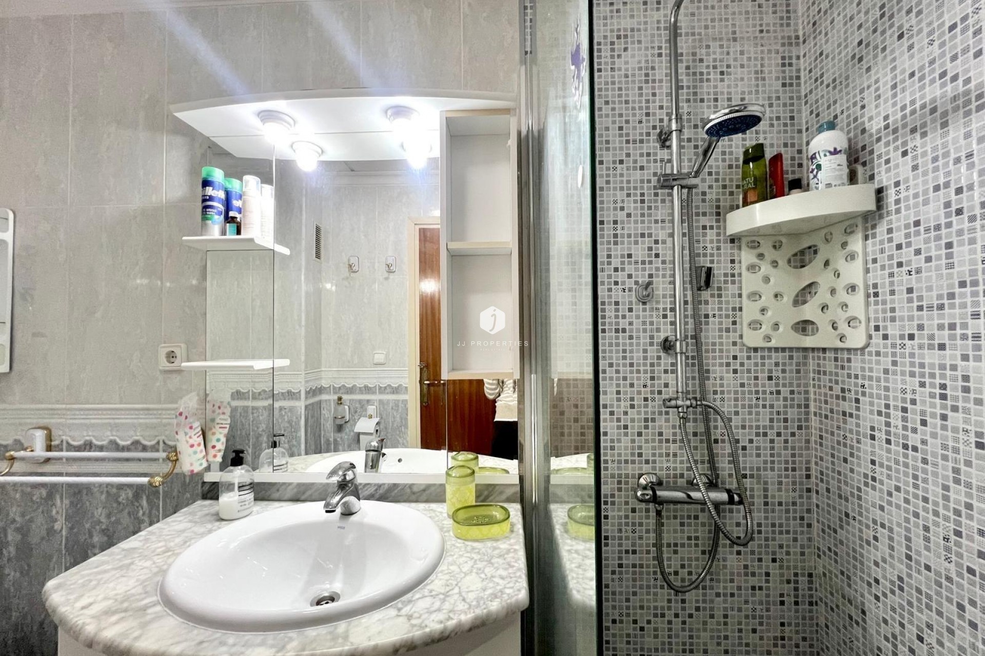 Aus zweiter Hand - Wohnung -
Torrevieja - Paseo maritimo