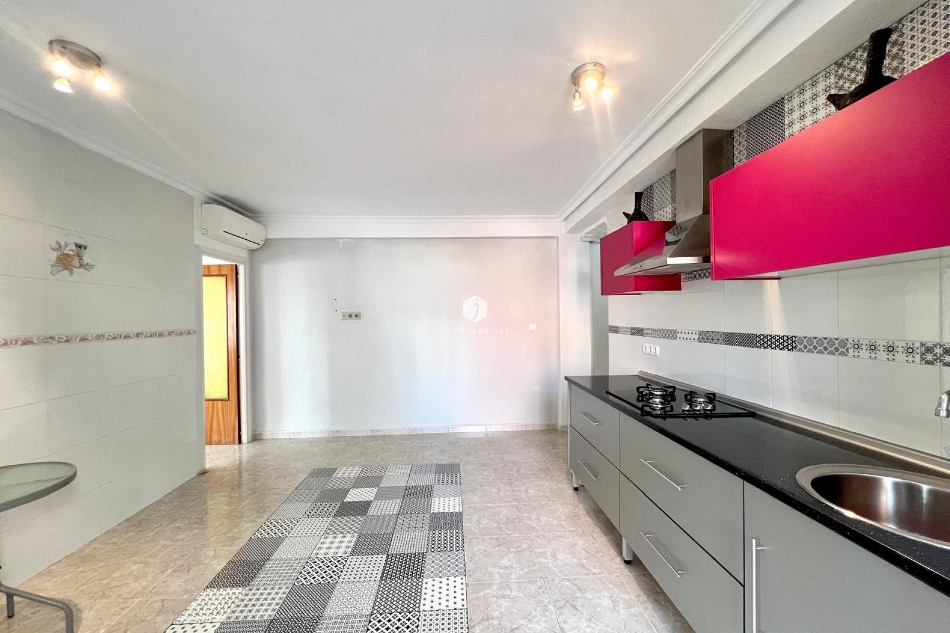 Aus zweiter Hand - Wohnung -
Torrevieja - Paseo maritimo