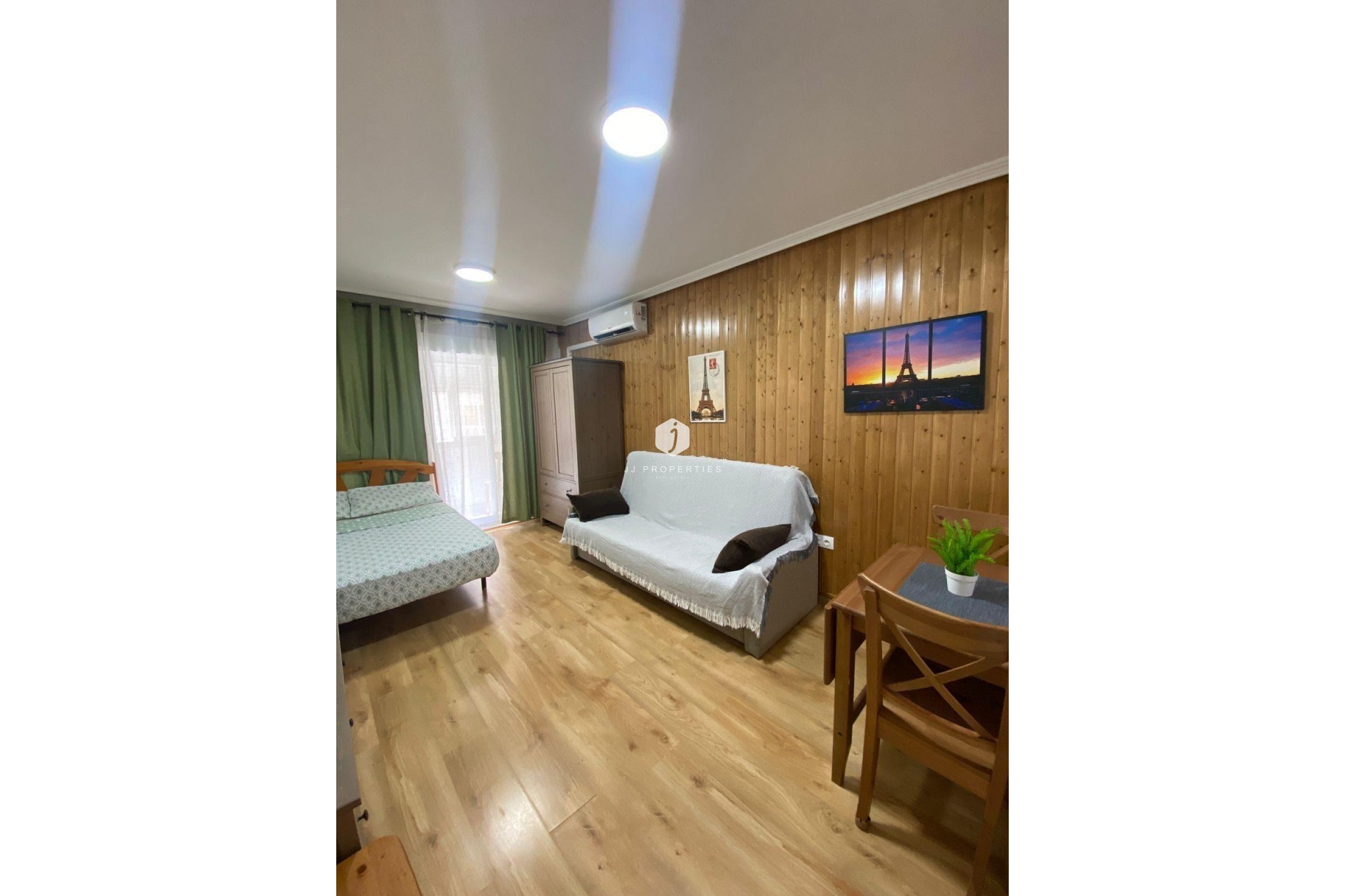 Aus zweiter Hand - Wohnung -
Torrevieja - Playa de los Locos