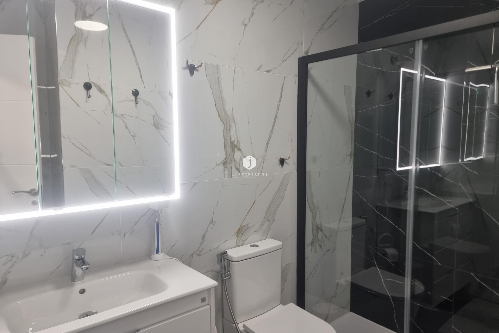 Aus zweiter Hand - Wohnung -
Torrevieja - Playa de los Locos