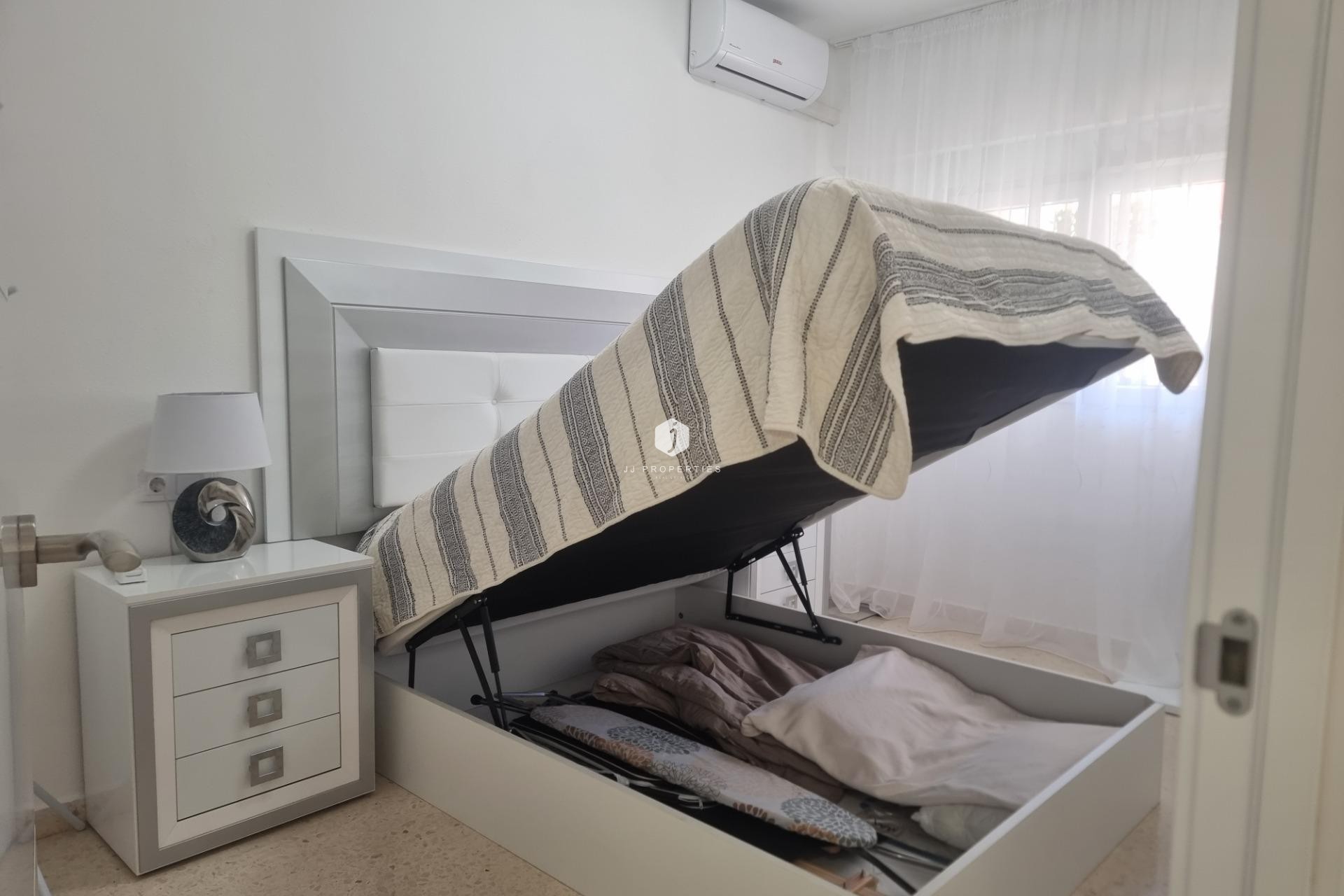 Aus zweiter Hand - Wohnung -
Torrevieja - Playa de los Locos